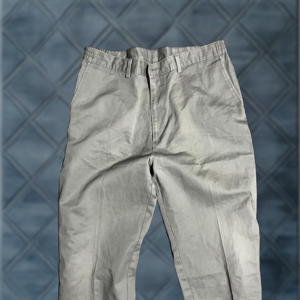 Haggar **Gray Comfort Waist Flat Front Classic Fit Men's Dress Pants 36x32** User: Gray Comfort Waist Flat Front Classic Fit Men's Dress Pants 36x32 Size US 36 / EU 52 - 1 Thumbnail