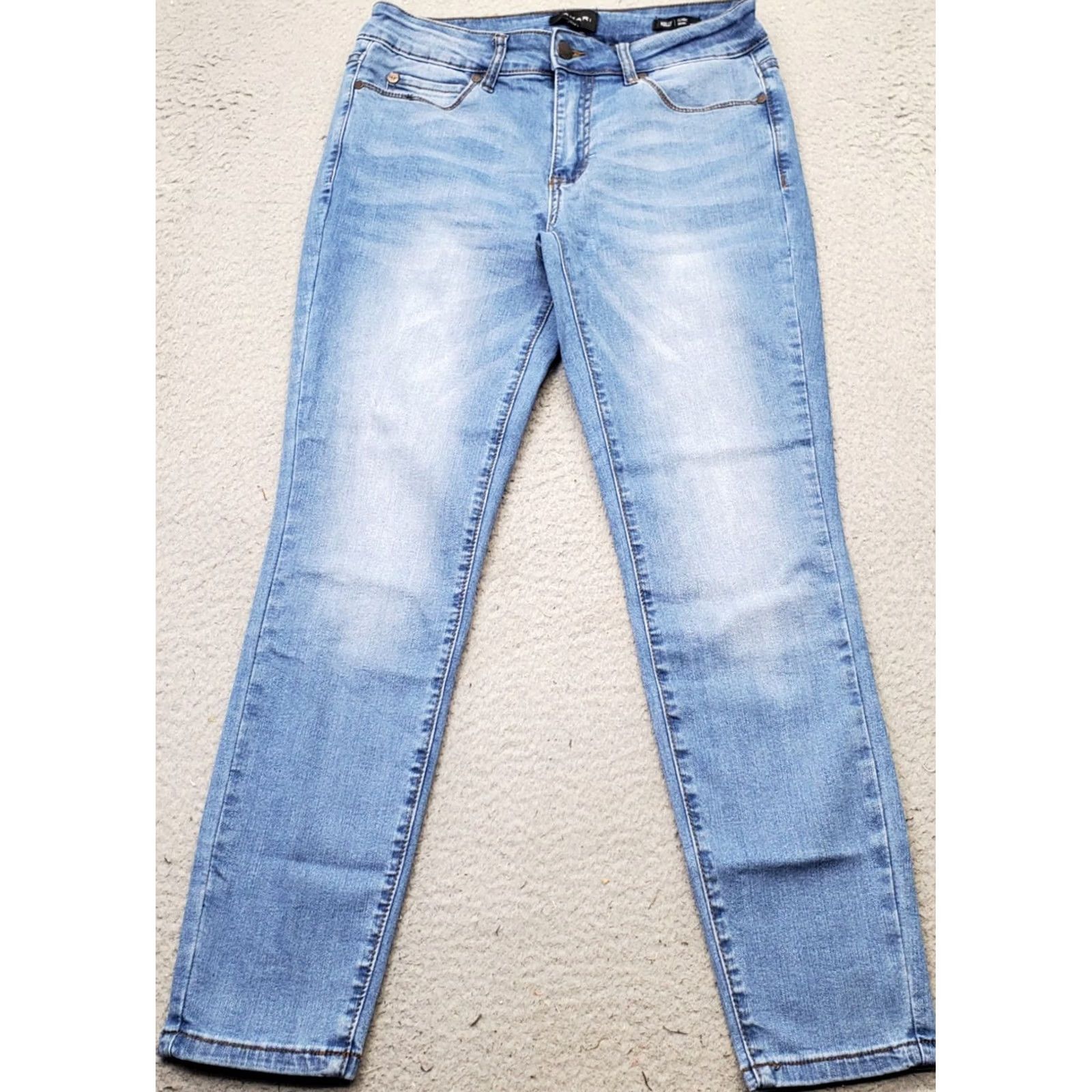 Vintage Tahari Womens Jeans Tahari Kelly Jeans Womens 4 Blue Denim Faded Streetwear Classic Skinny Leg 4 Womens Size 4 Blue Denim Jeans Mens Womens Boys Girls Size 27" / US 4 / IT 40 - 2 Thumbnail