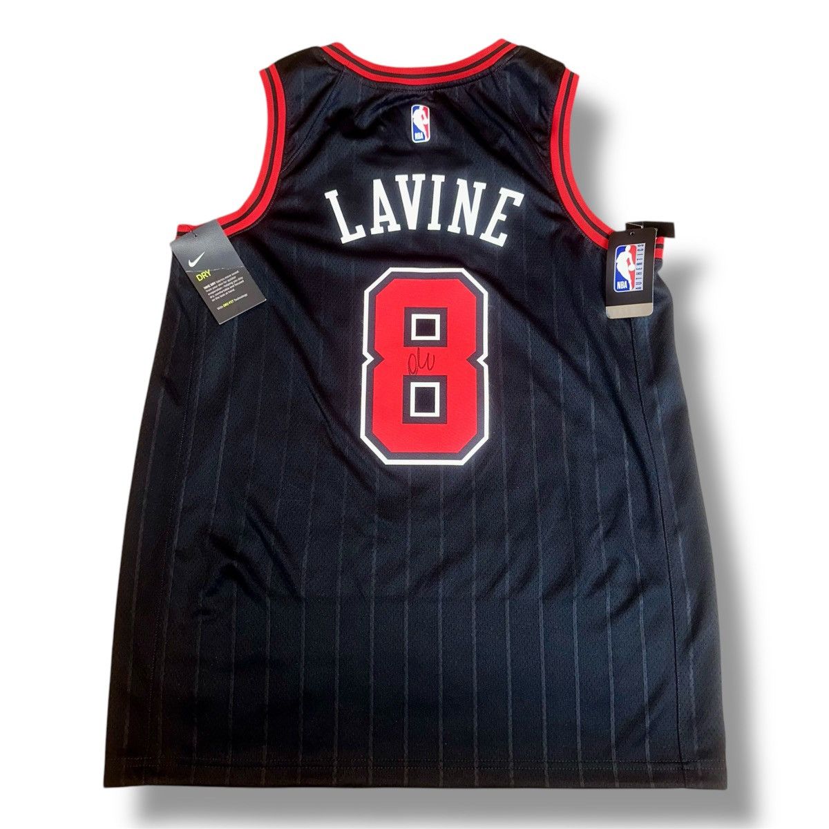 NBA × Nike NWT Nike Chicago Bulls Zach LaVine Signed Basketball Jersey Size US L / EU 52-54 / 3 - 1 Thumbnail