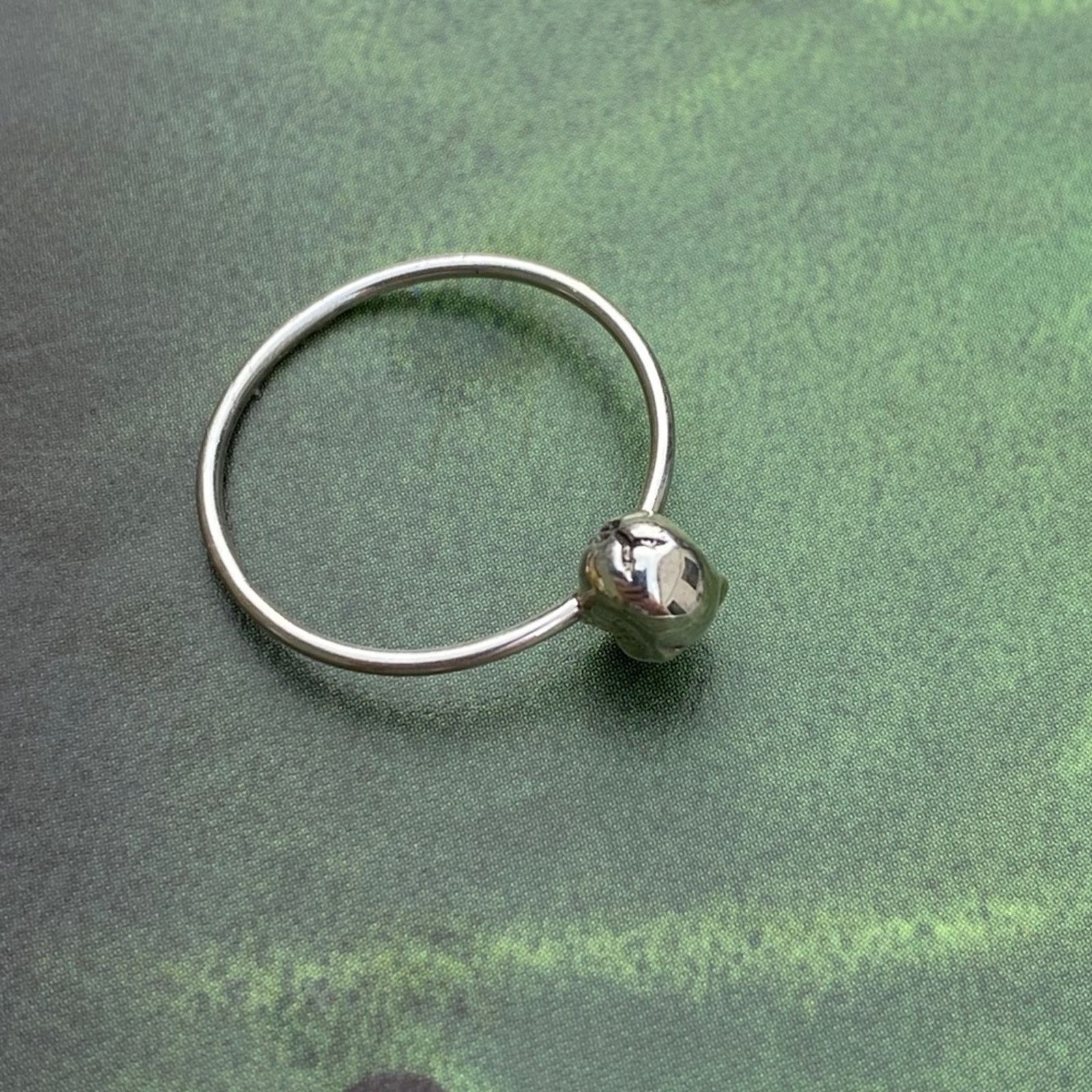 The Unbranded Brand Sterling Silver Skull With Hollow Eyes Ring Sizes 5,6,8,9 Size ONE SIZE - 4 Thumbnail