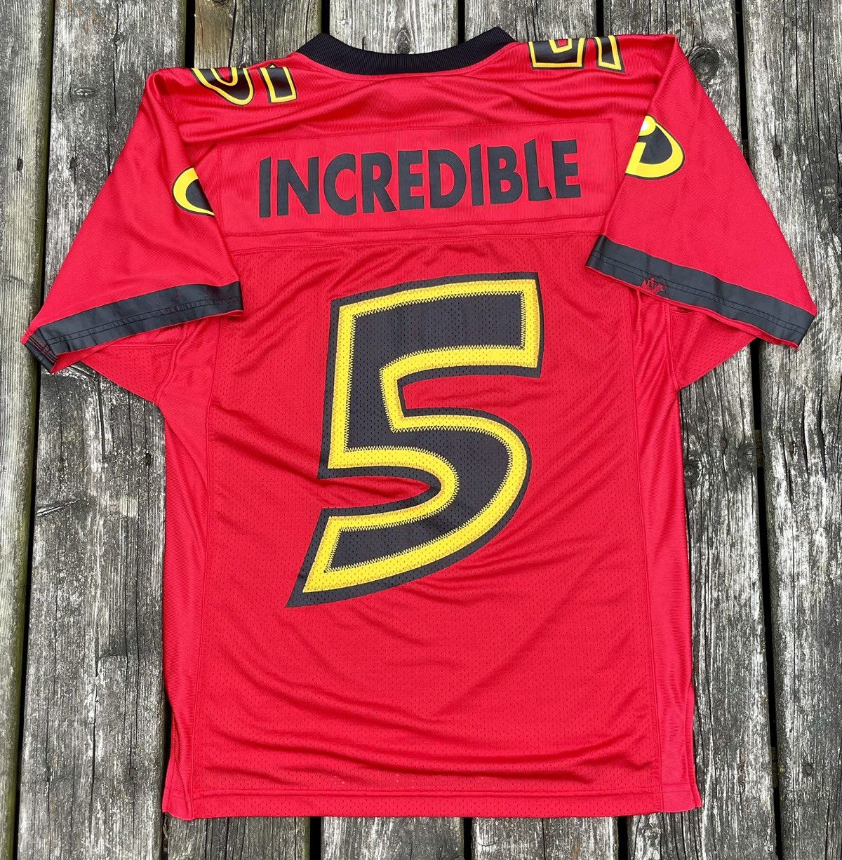 Disney Vintage Disney Pixar The Incredibles football jersey Size US S / EU 44-46 / 1 - 3 Thumbnail