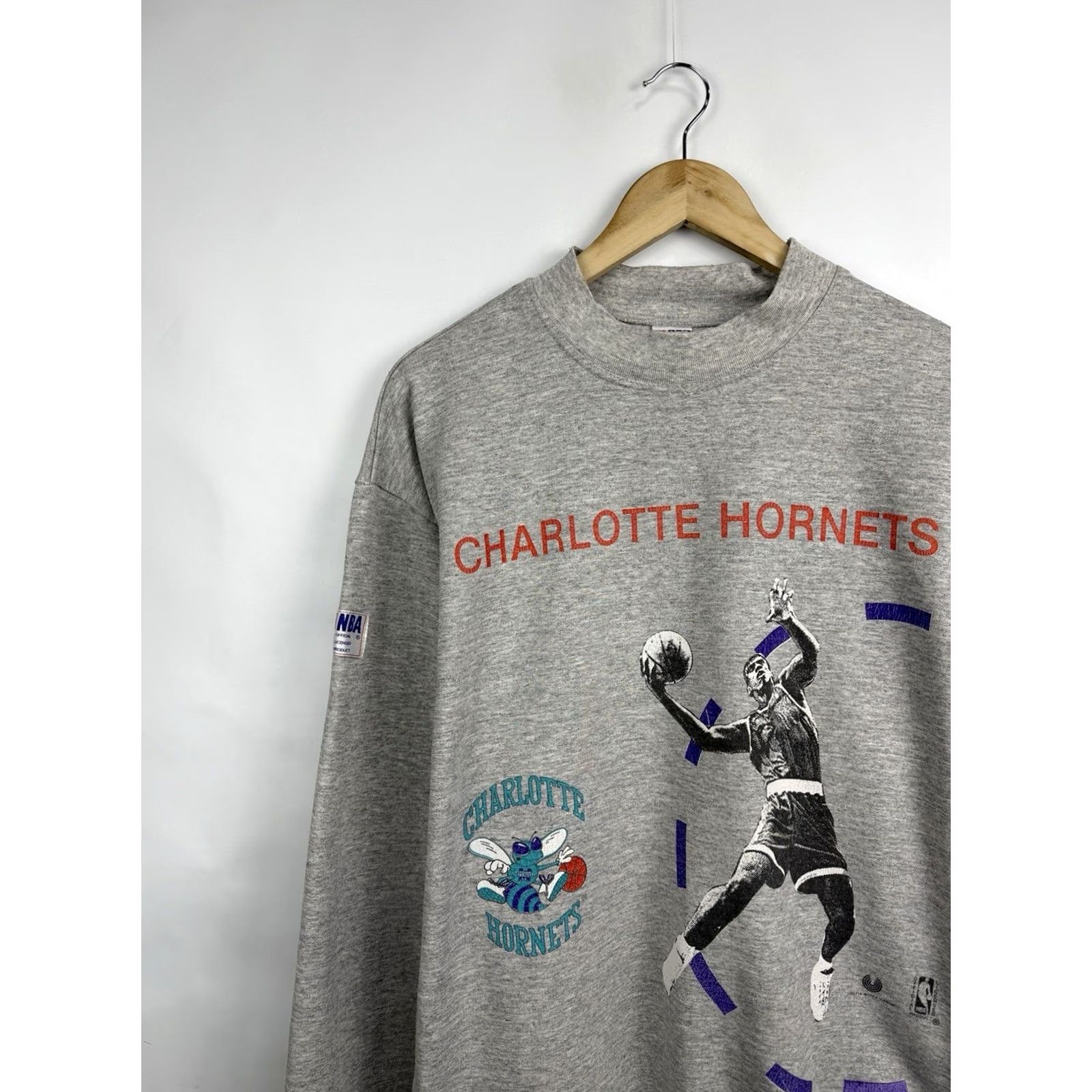 NBA VINTAGE 90s Charlotte Hornets Larry Johnson NBA Sweatshirt M Mens Gray Pullover Sweatshirt Size US S / EU 44-46 / 1 - 3 Thumbnail