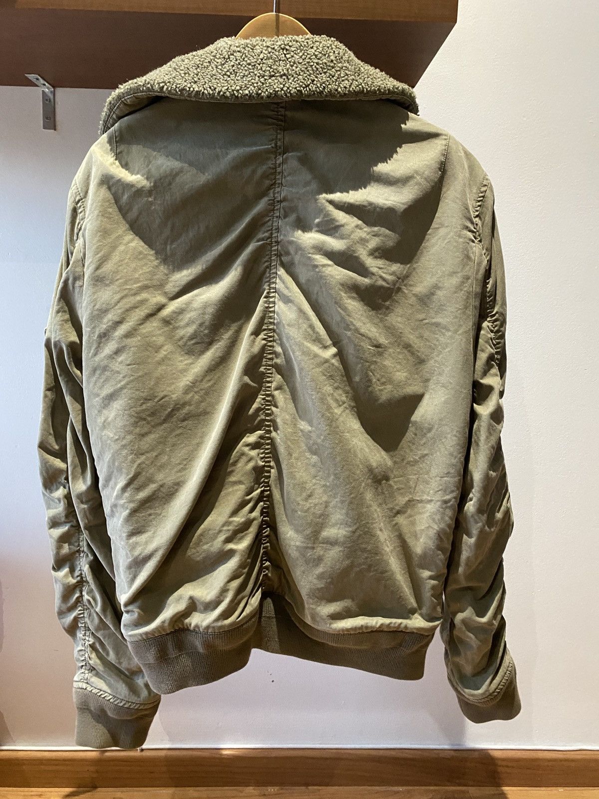 Allsaints AllSaints Bomber Jacket Olive Green with Sherpa Collar Size US M / EU 48-50 / 2 - 2 Thumbnail