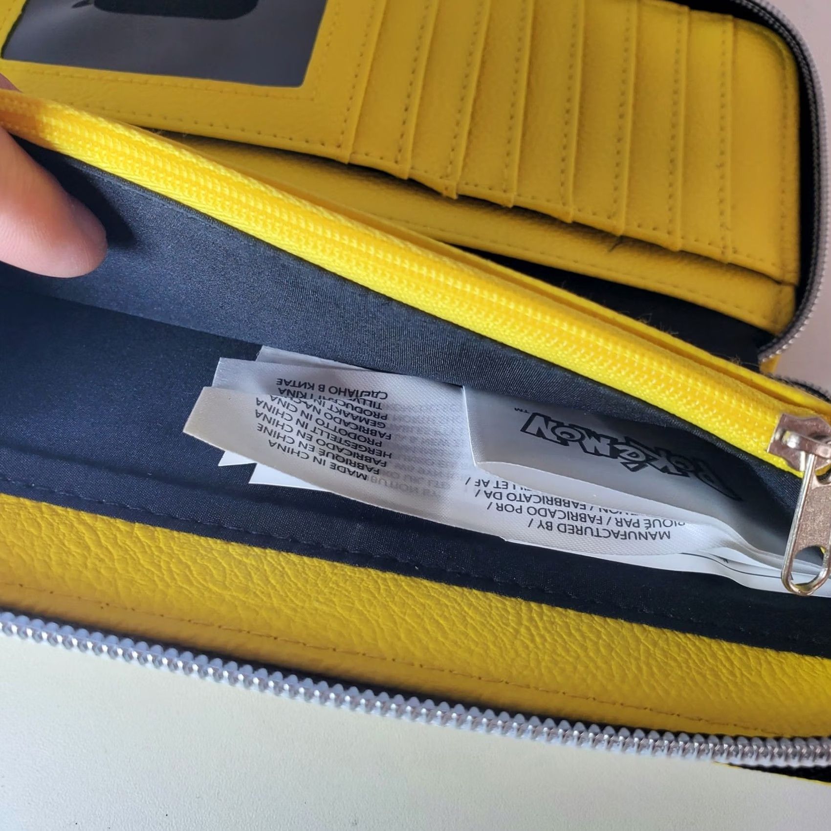 Vintage Loungefly Pokemon Pikachu Wallet Zip-Around Unisex Yellow Faux Leather 90s Anime Cartoon Geek Credit Card Size ONE SIZE - 5 Thumbnail