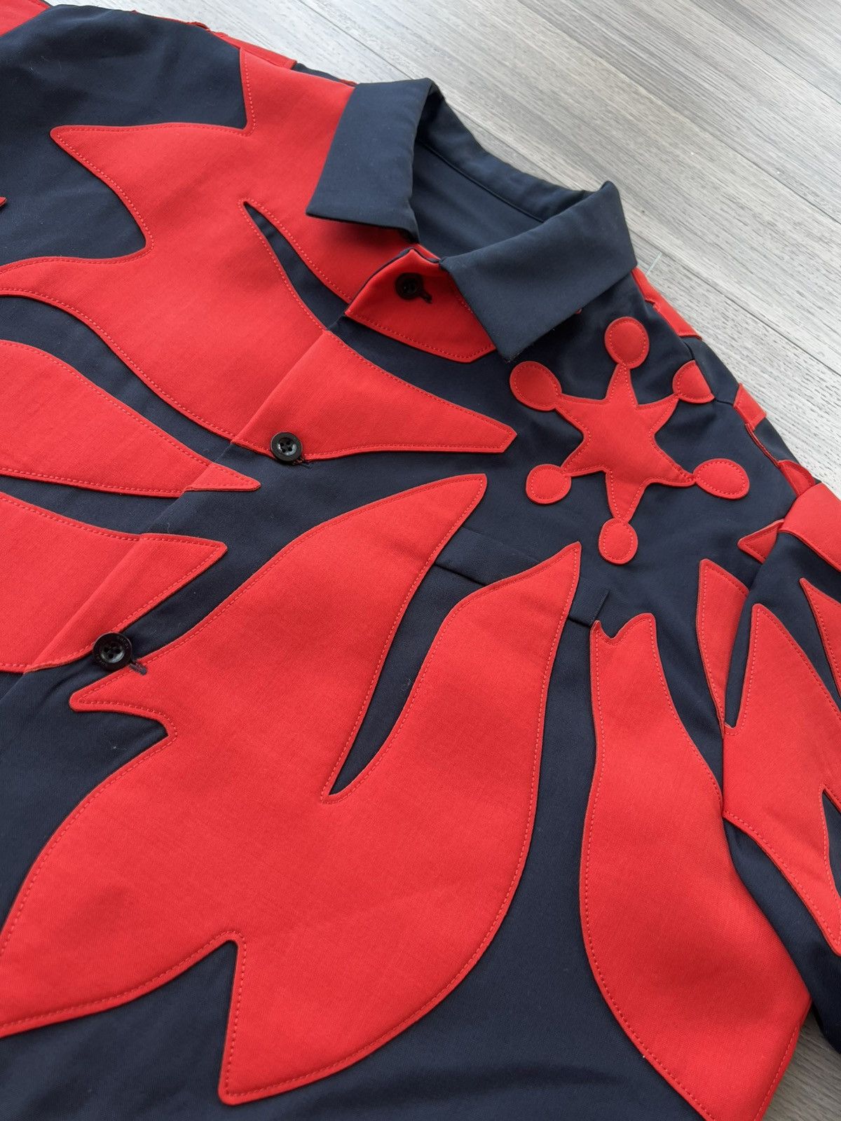 Sacai SACAI Navy/Red Floral Button-Up Size US XXL / EU 58 / 5 - 4 Thumbnail