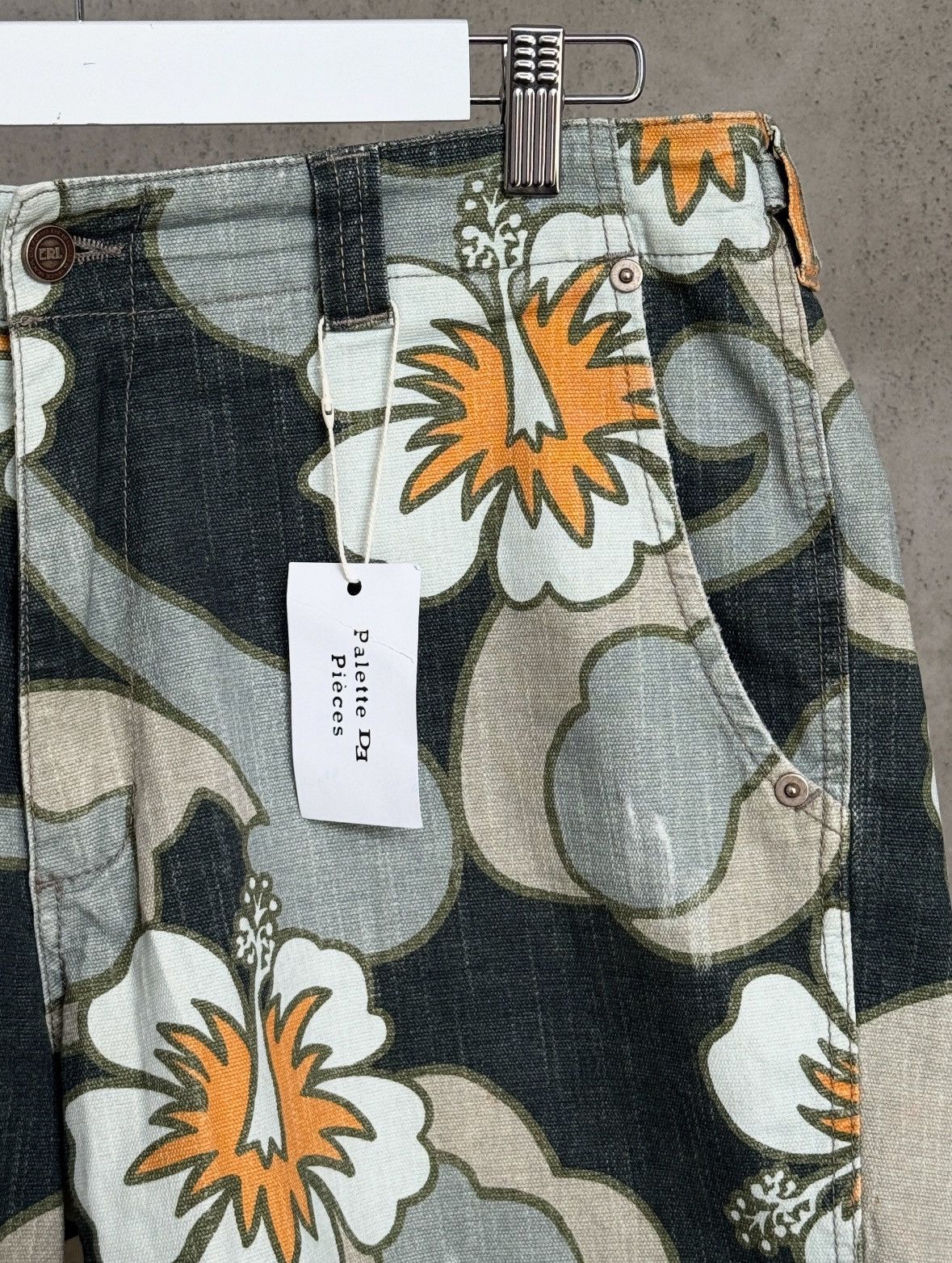 ERL ERL Cargo Hibiscus Print Shorts SS23 Size US 32 / EU 48 - 5 Thumbnail