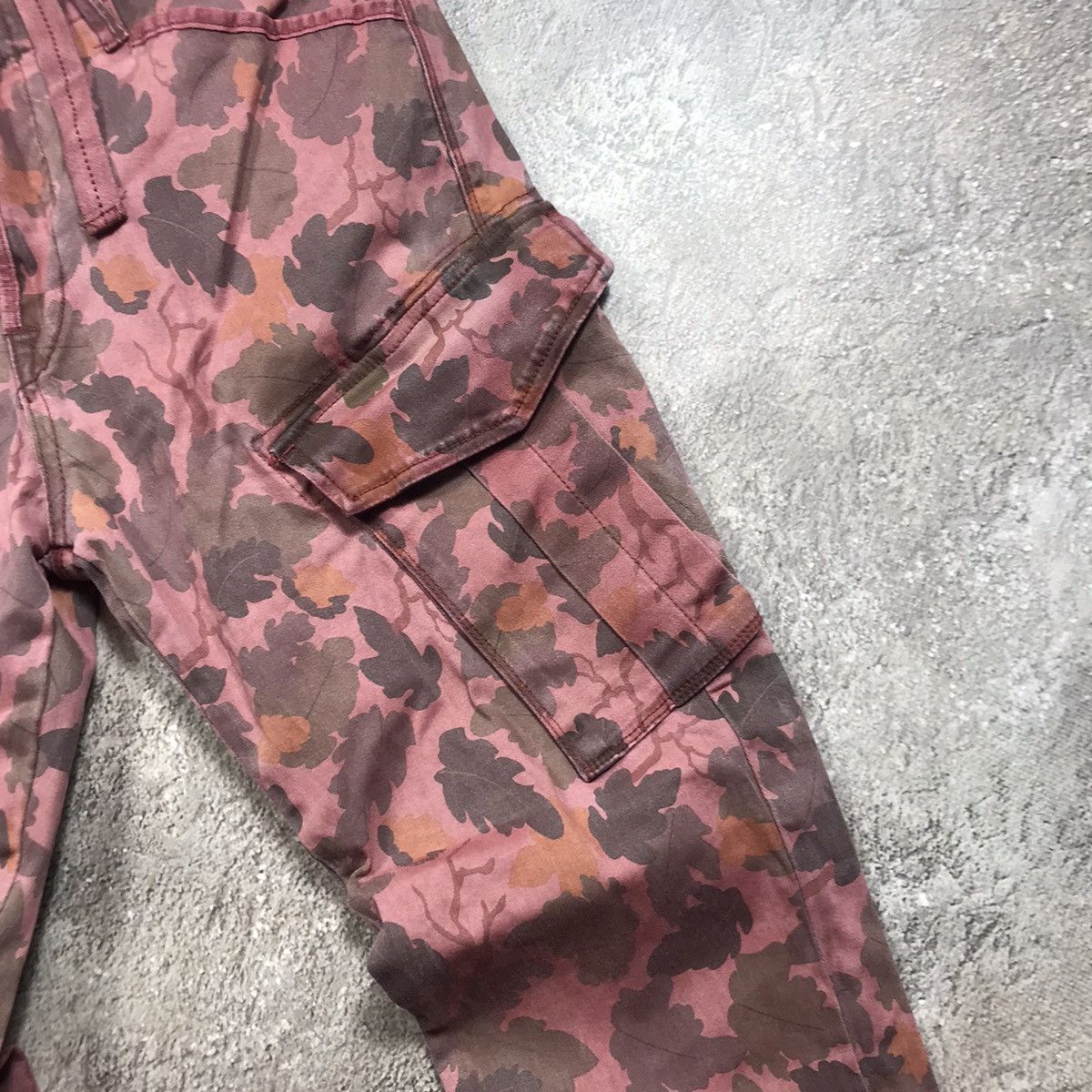 Vintage Y2K Baggy Distressed Cargo Pants Sun Faded Grunge Logo 32 Size US 32 / EU 48 - 5 Thumbnail