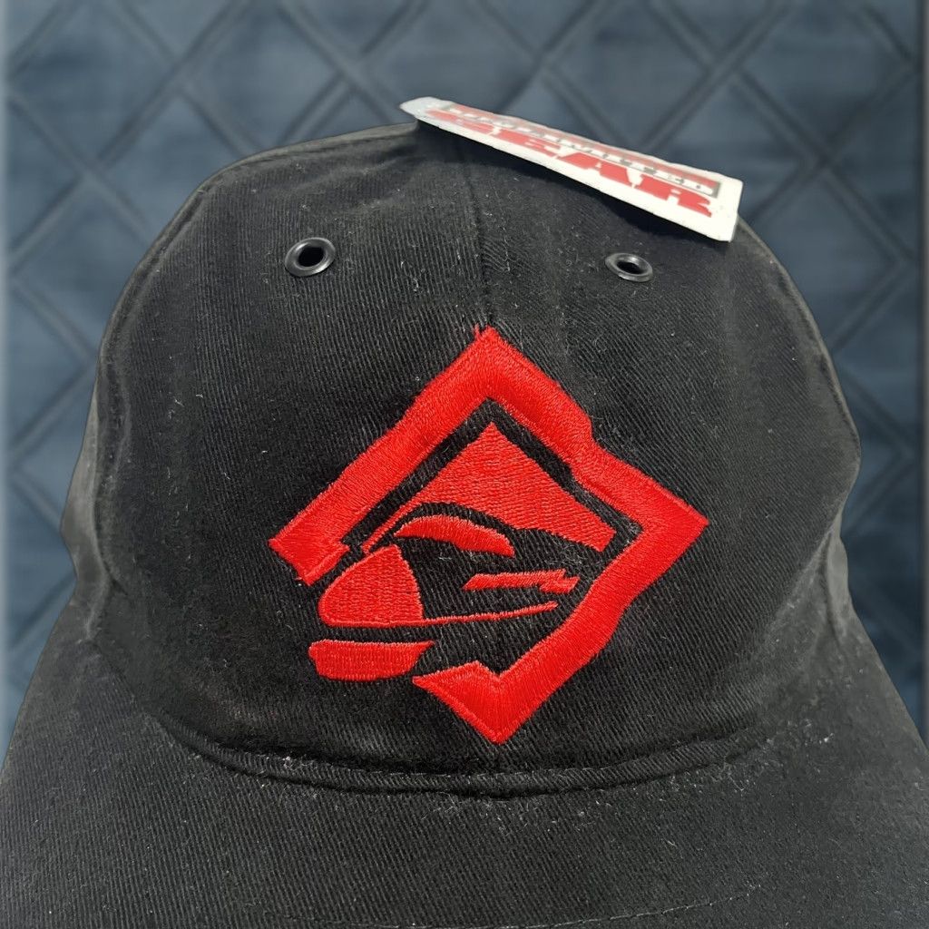 Marlboro VINTAGE Marlboro Hat Cap Strap Back Unlimited Gear Deadstock Black Red Cigarette Men One Size Adjustable Baseball Cap 90s Retro USA Mens Size ONE SIZE - 1 Thumbnail