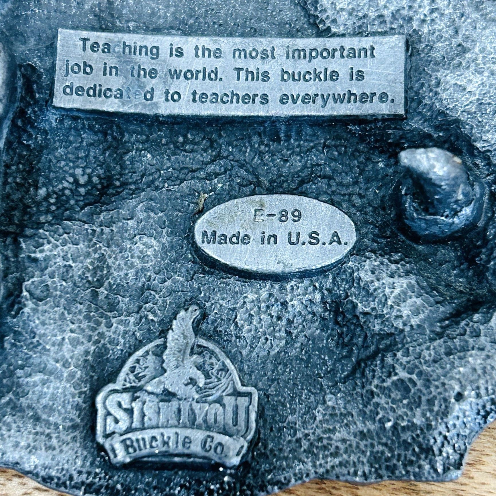 Vintage VINTAGE 1990s Siskiyou E-89 TEACHER Belt Buckle Men USA Made Pewter Belt Buckle Size ONE SIZE - 3 Thumbnail