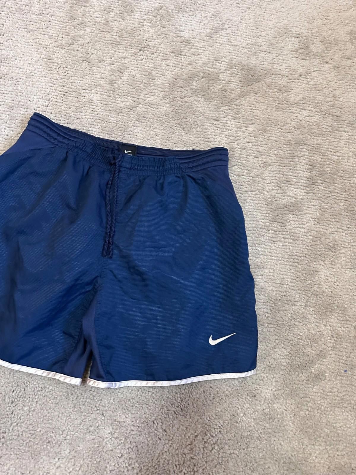 Nike 90's Nike FC Barcelona Football Shorts Soccer Track Sz M Size US 32 / EU 48 - 3 Thumbnail