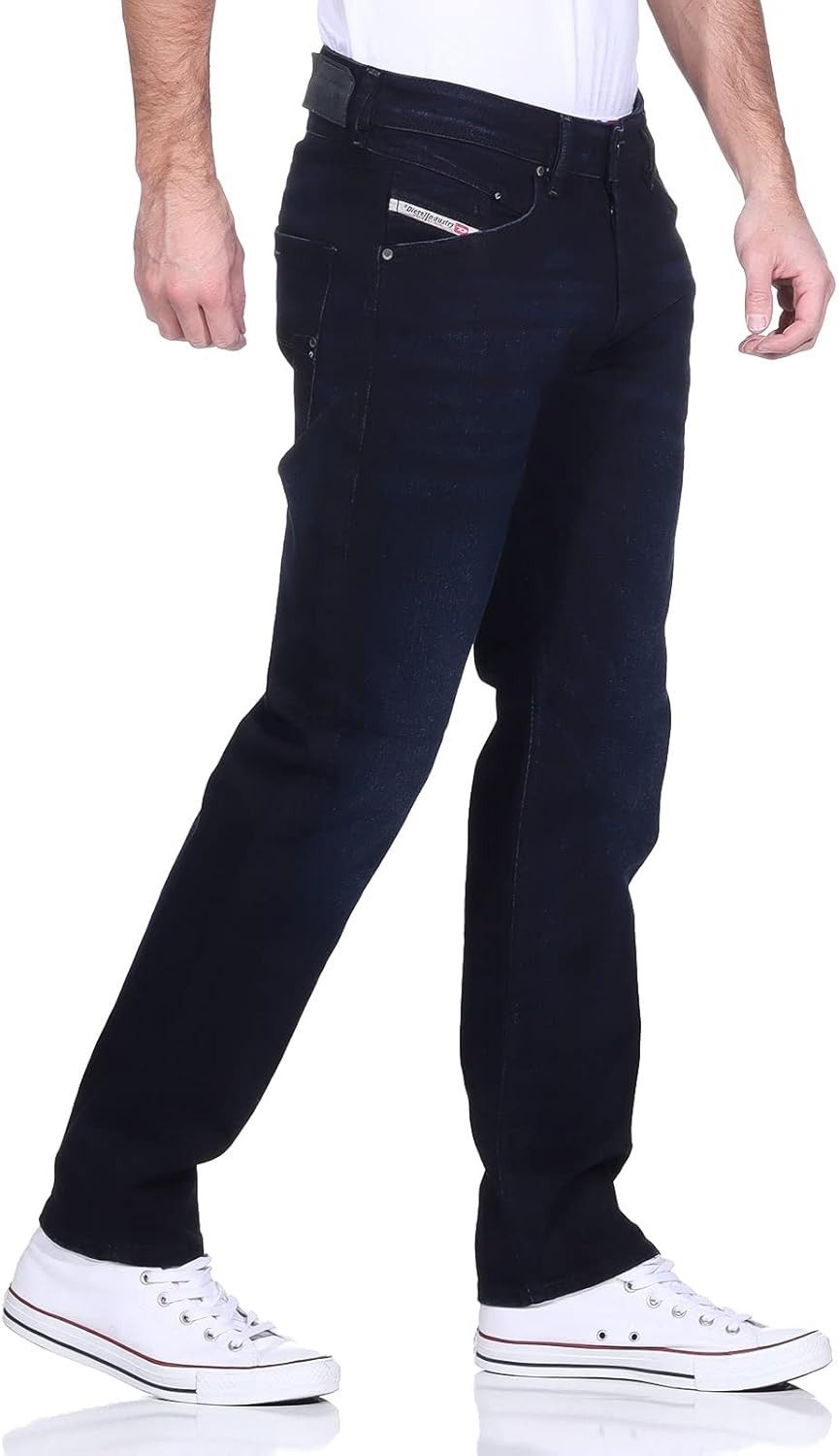 Diesel DIESEL BELTHER-R R46D8 Regular Slim-Tapered Denim Jeans Size US 30 / EU 46 - 8 Thumbnail