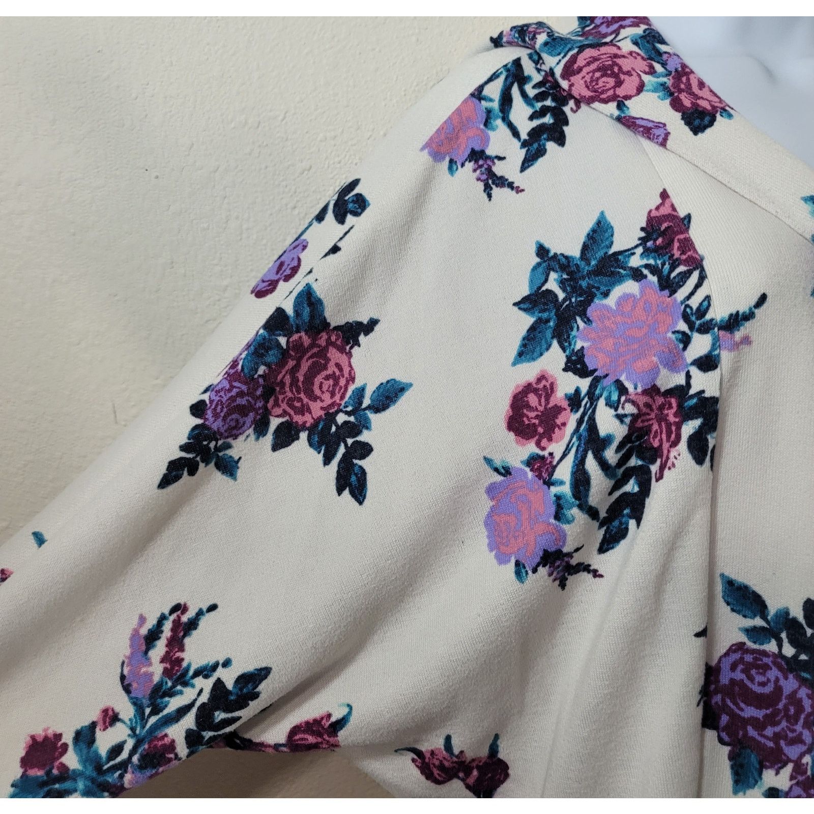 Other It's Our Time White Purple Floral Hooded Cardigan Sweater L Size L / US 10 / IT 46 - 5 Thumbnail