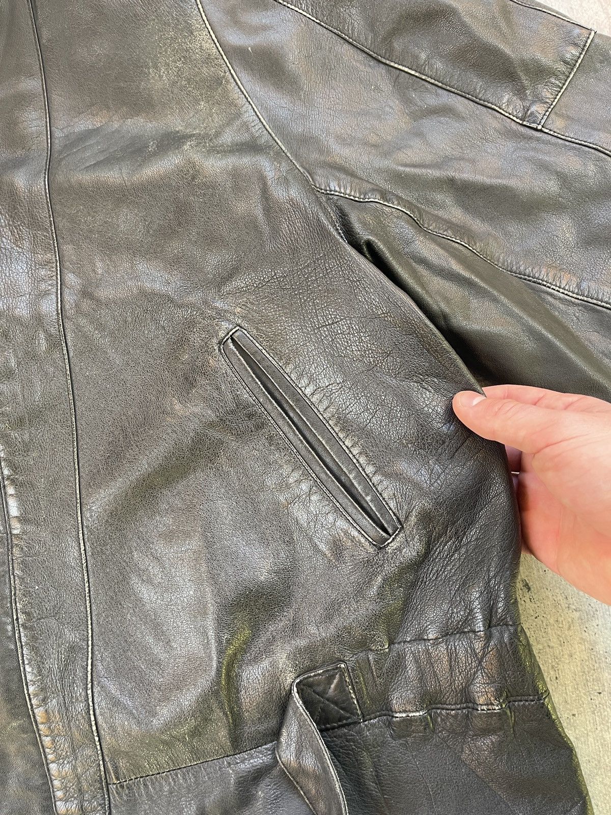 Vintage Vintage Y2K Black Genuine Leather Bomber Jacket Size US L / EU 52-54 / 3 - 7 Thumbnail