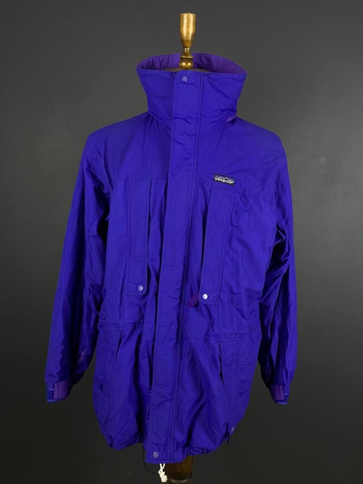 Patagonia Patagonia Blue Vintage Rare Sport Windbreaker Jacket Size L Size L / US 10 / IT 46 - 1 Thumbnail