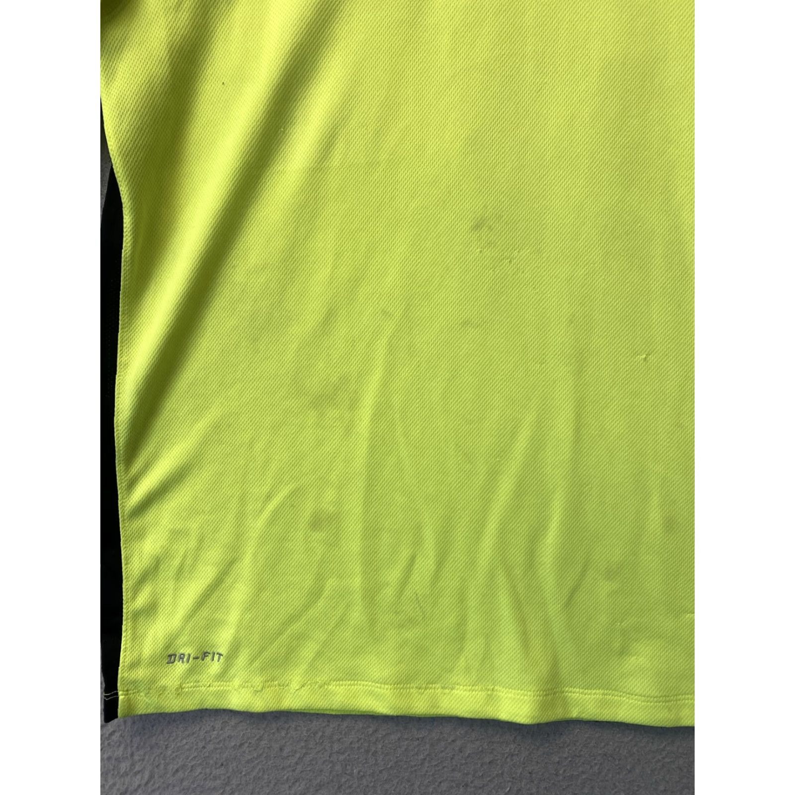 Nike Nike Dri-Fit Football Soccer Mens Size M Yellow Jersey Athletic T-Shirt Short Sleeve Standard Regular Adult/114-31 Size US M / EU 48-50 / 2 - 4 Thumbnail