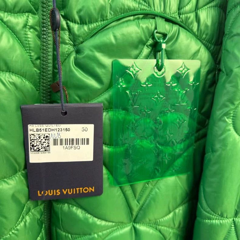 Louis Vuitton Louis Vuitton Green cotton-padded with three flowers and fu Size US M / EU 48-50 / 2 - 2 Thumbnail