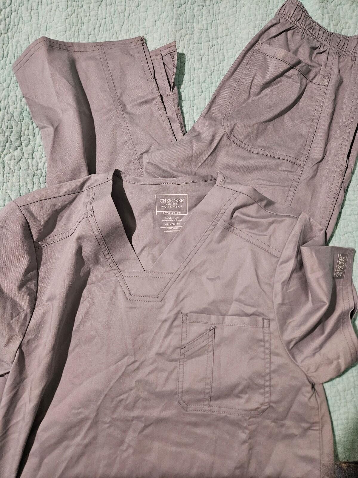 Cherokee Cherokee unisex gray scrub set Size ONE SIZE - 1 Thumbnail