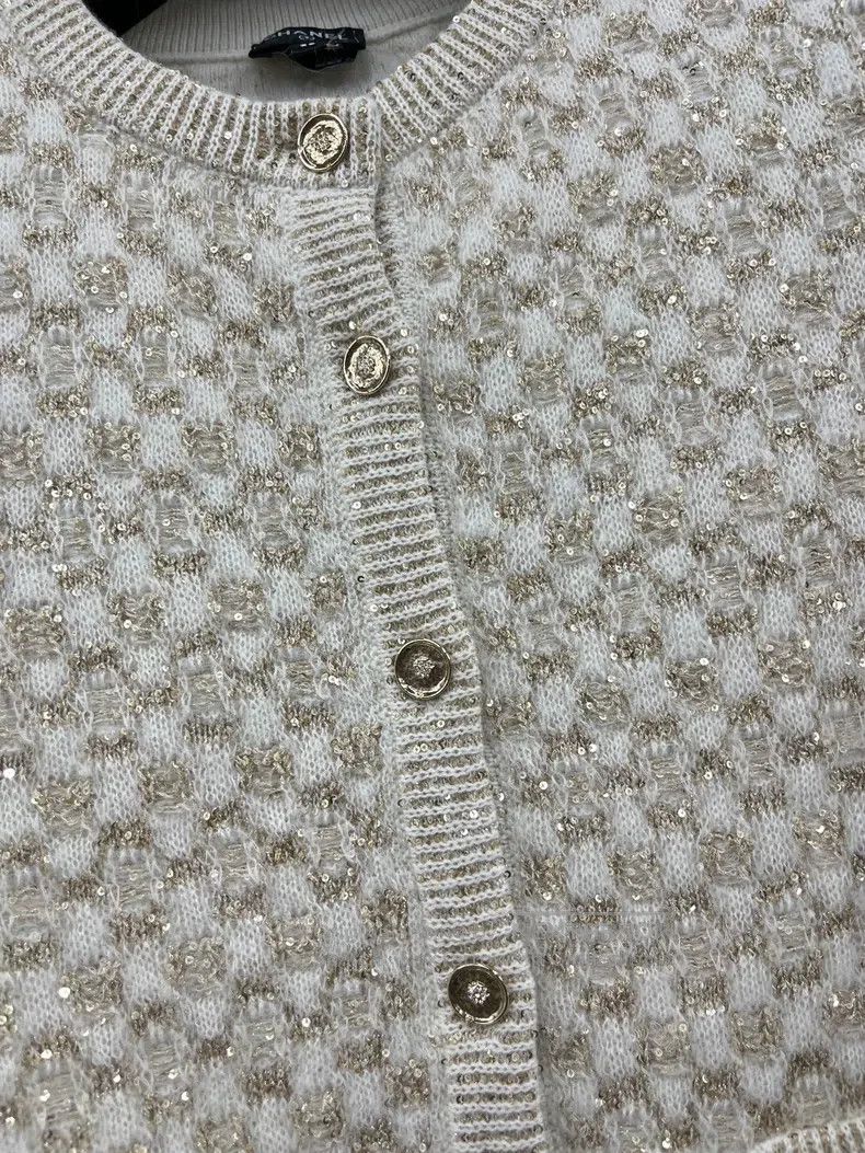 Chanel Chanel 23B white gold sequin knitted cardigan coat Size XS / US 0-2 / IT 36-38 - 2 Thumbnail