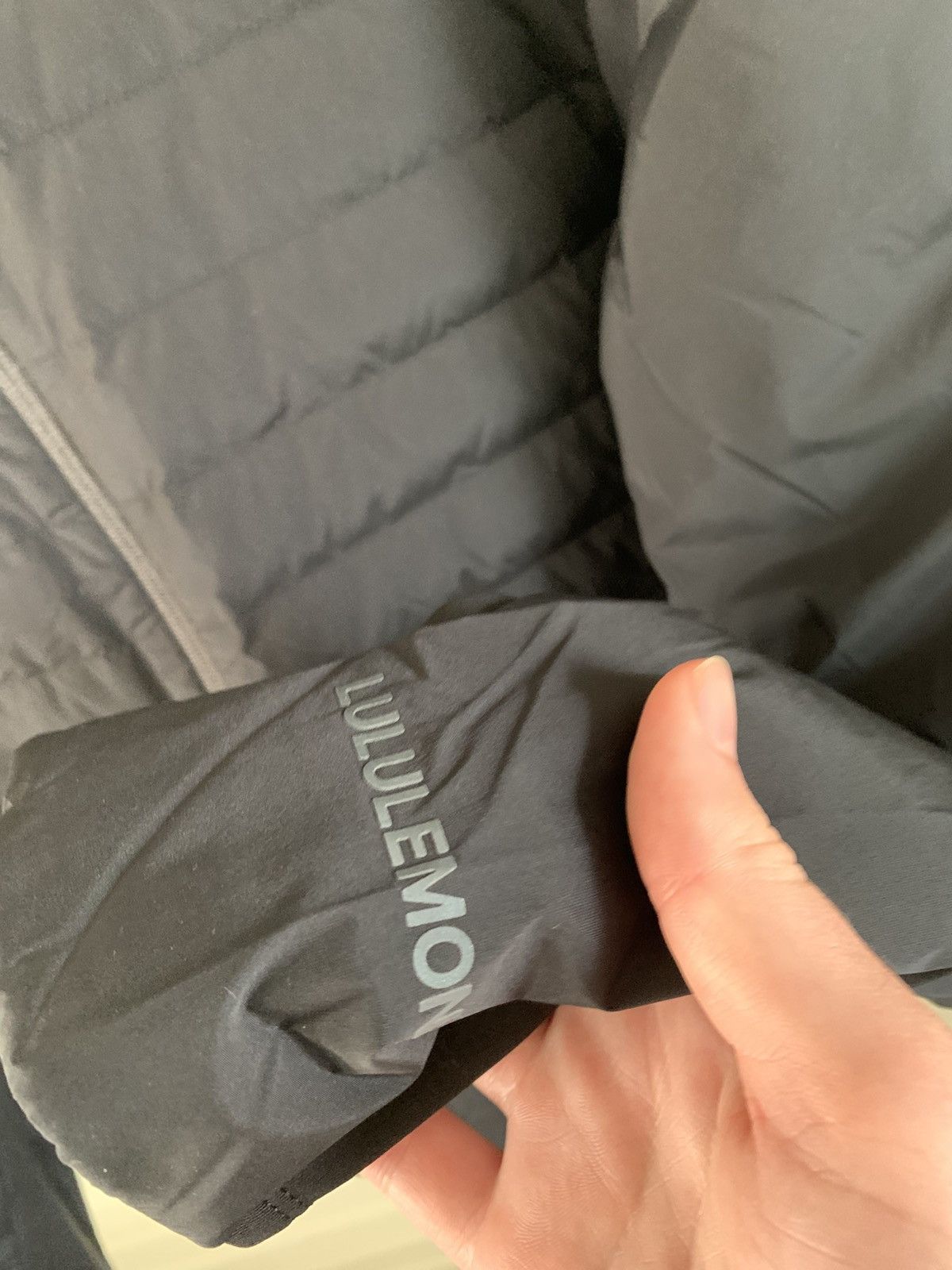 Lululemon Lululemon down for it all black puffer jacket hoodie Size L Size US L / EU 52-54 / 3 - 4 Thumbnail