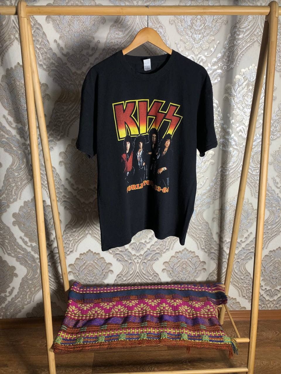 Band Tees VINTAGE KISS WORLD TOUR ROCK T-SHIRT RETRO METAL PUNK 90s Size US XL / EU 56 / 4 - 2 Thumbnail