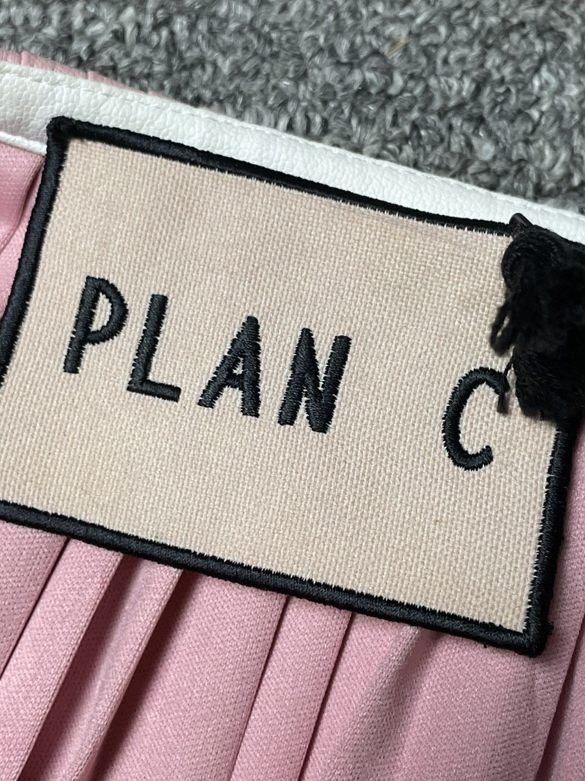 Japanese Brand × Plan C × Vintage PLAN C Colour Block Faux Leather Pleated Skirt (93) Size 28" / US 6 / IT 42 - 11 Thumbnail