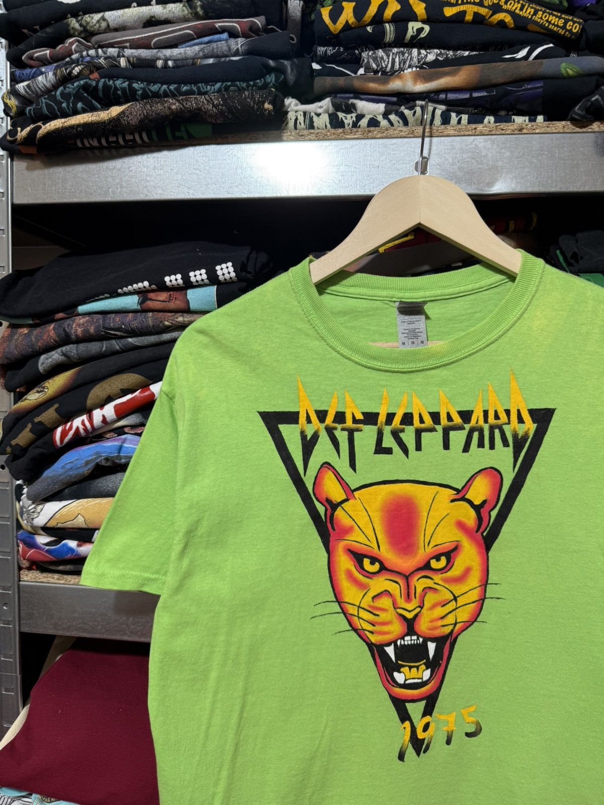 Band Tees × Def Leppard × Vintage Vintage Def Leppard 1975 Tiger Lgo Retro T-Shirt Y2K Hype Size US M / EU 48-50 / 2 - 3 Thumbnail