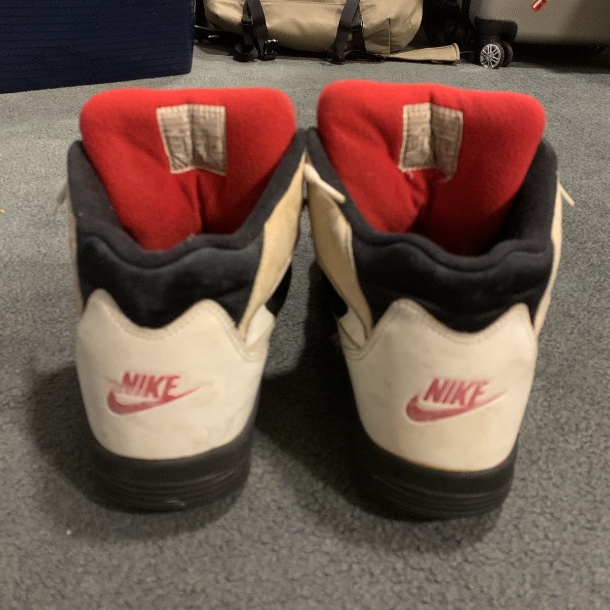 Nike VINTAGE 1993 NIKE FLIGHT SNEAKERS Size US 13 / EU 46 - 6 Thumbnail