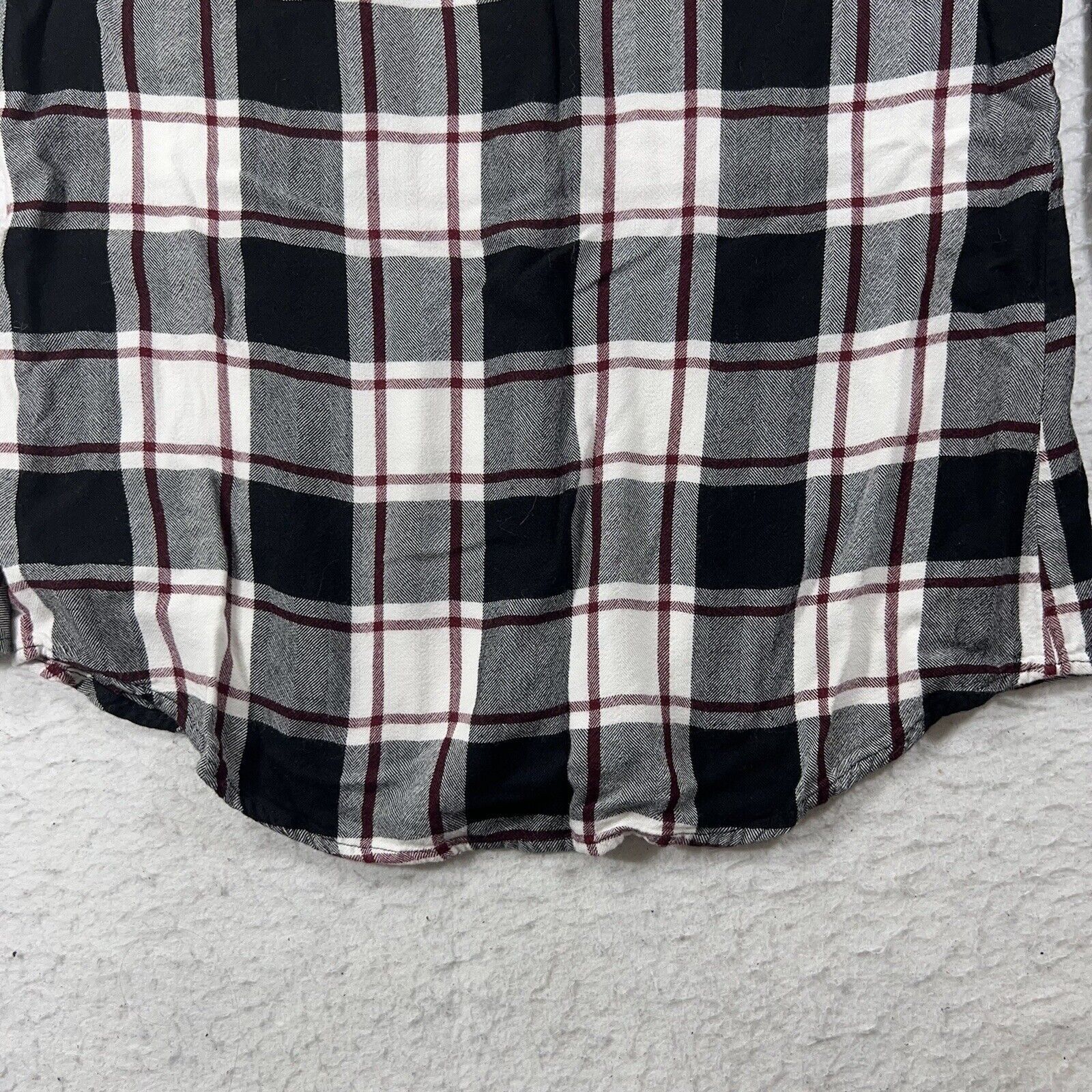 Other Sanctuary Boyfriend Style Snap Red Black Plaid Flannel Shirt Size S / US 4 / IT 40 - 11 Thumbnail