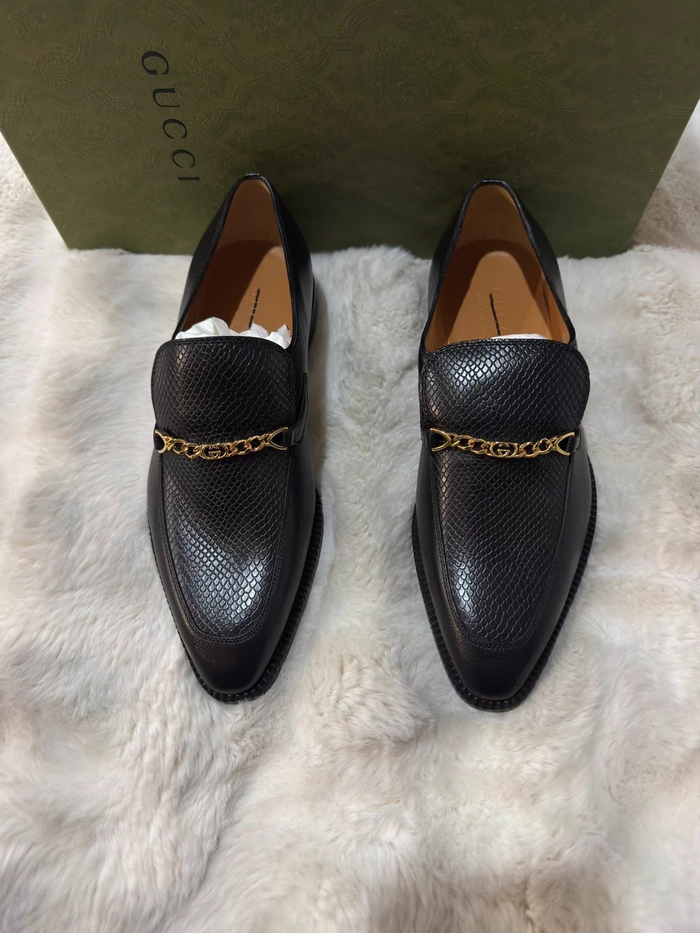 Gucci Gucci Embossed Chain Leather Loafer UK5 New Size US 7.5 / IT 37.5 - 2 Thumbnail