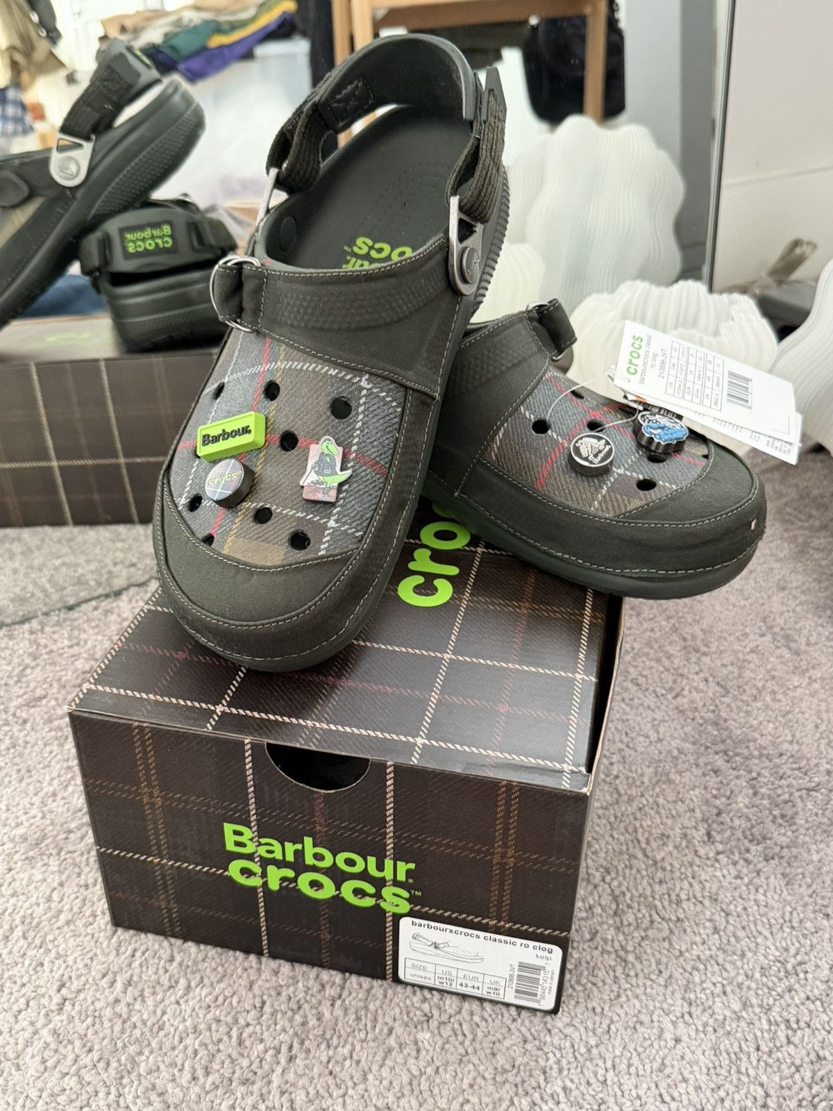 Barbour Barbour x Crocs Clogs Size US 9 / EU 42 - 2 Thumbnail