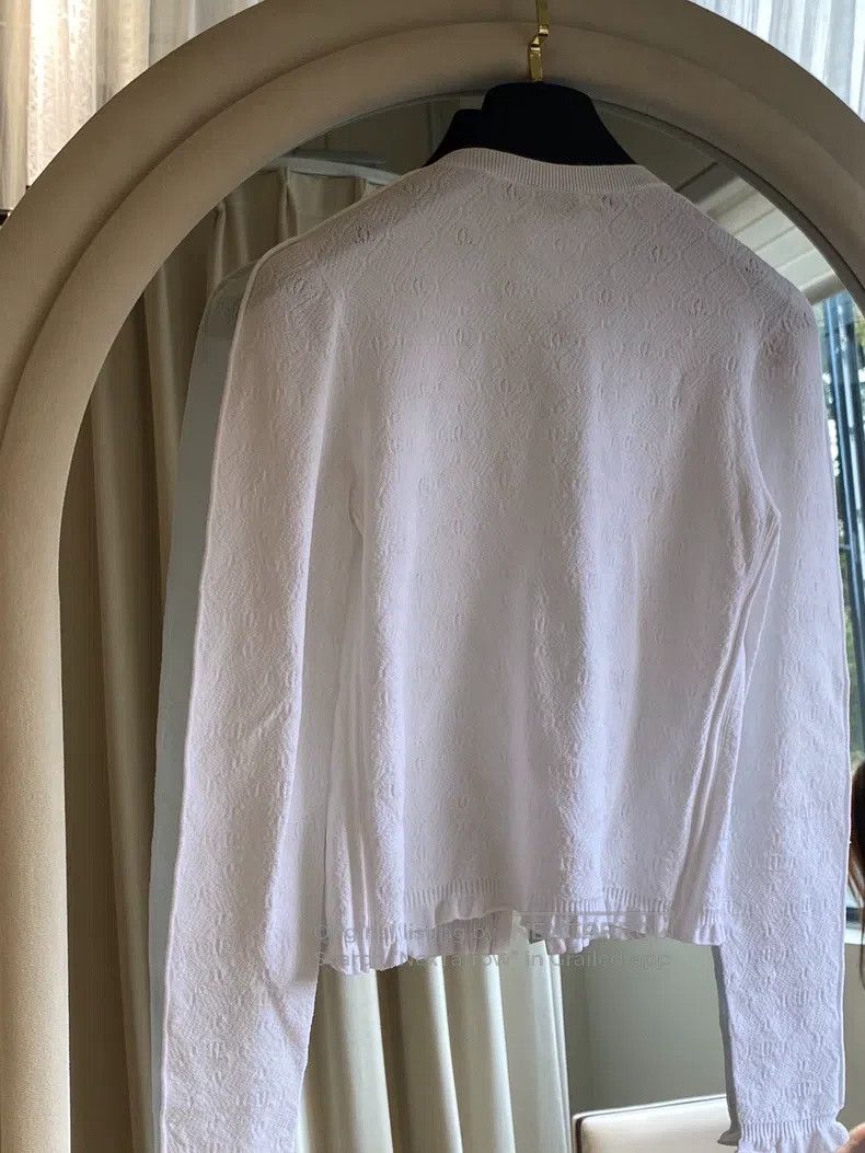 Chanel Chanel 24-year-old white knitted cardigan coat Size XXS / US 00 / IT 34 - 2 Thumbnail