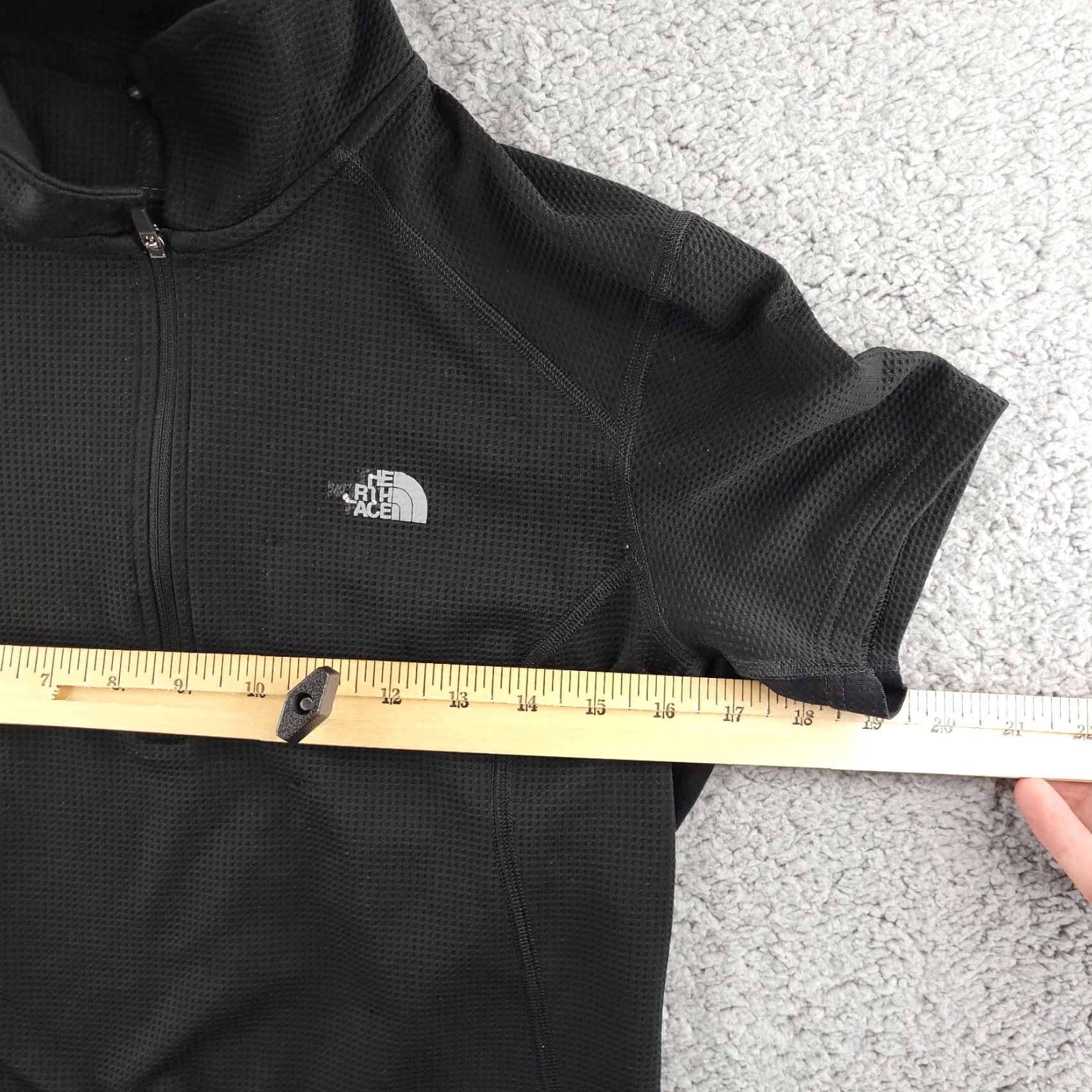 The North Face The North Face Short Sleeve Zip Jacket Women Black Small Layering Layer Shirt Size 28" / US 6 / IT 42 - 7 Thumbnail