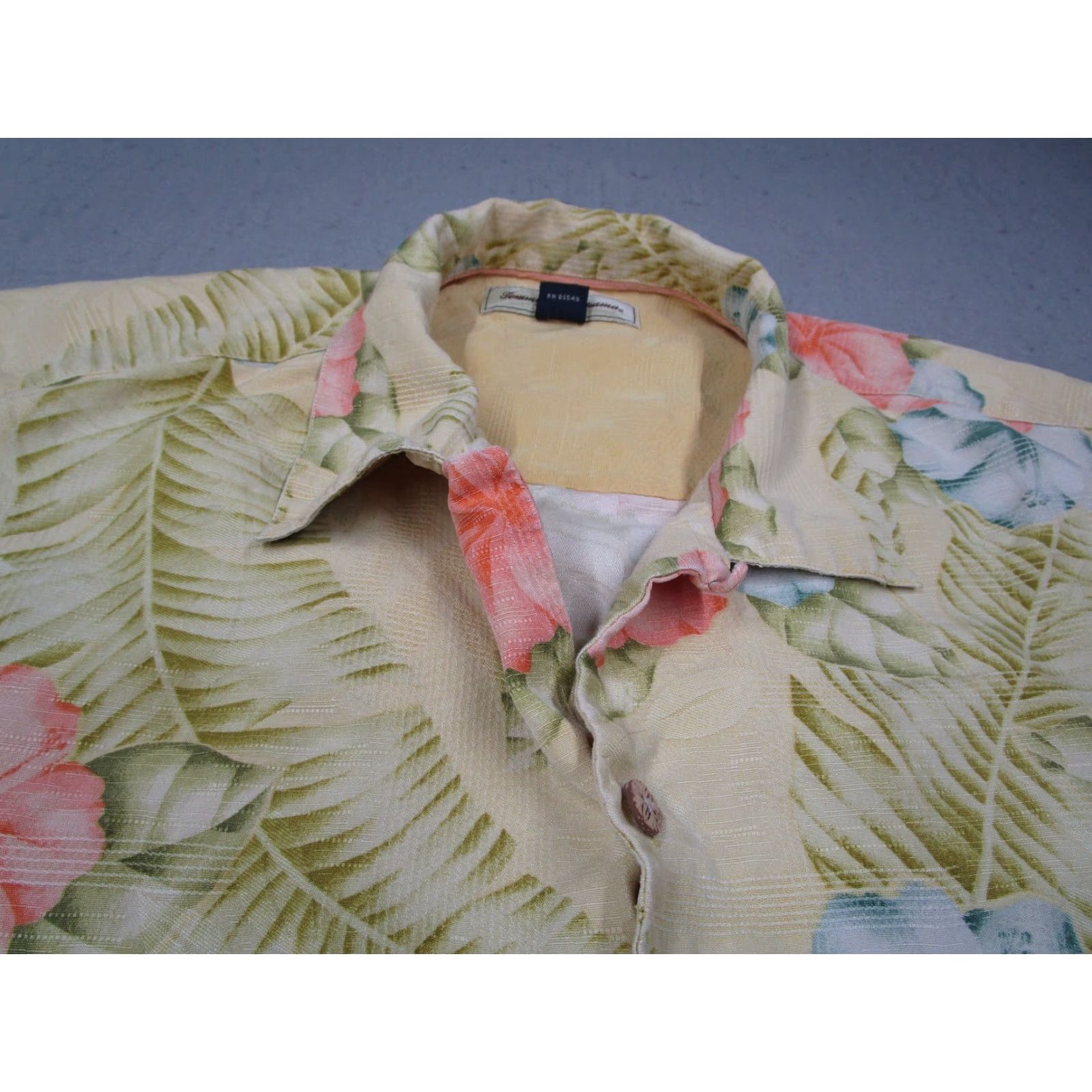 Tommy Bahama Tommy Bahama Shirt Mens Large Yellow Silk Camp Button Up Hawaiian Loop Collar Size US L / EU 52-54 / 3 - 2 Thumbnail