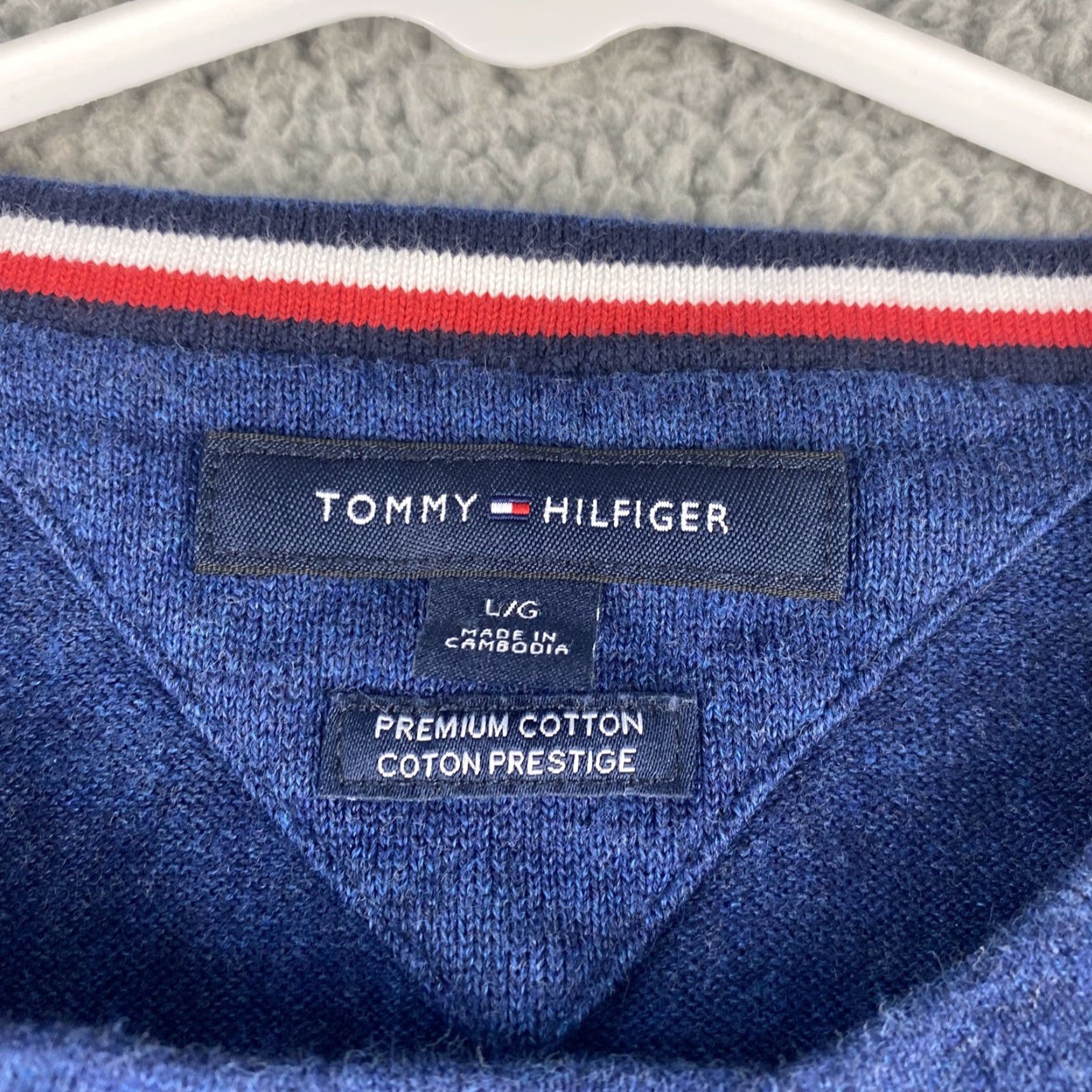 Tommy Hilfiger VINTAGE Tommy Hilfiger Sweater Crew Neck Pullover Men L Blue - 40-13 Mens Size Large Pullover Sweater Crew Neck Long Sleeve Solid Blue - 40-13 Size US L / EU 52-54 / 3 - 4 Thumbnail