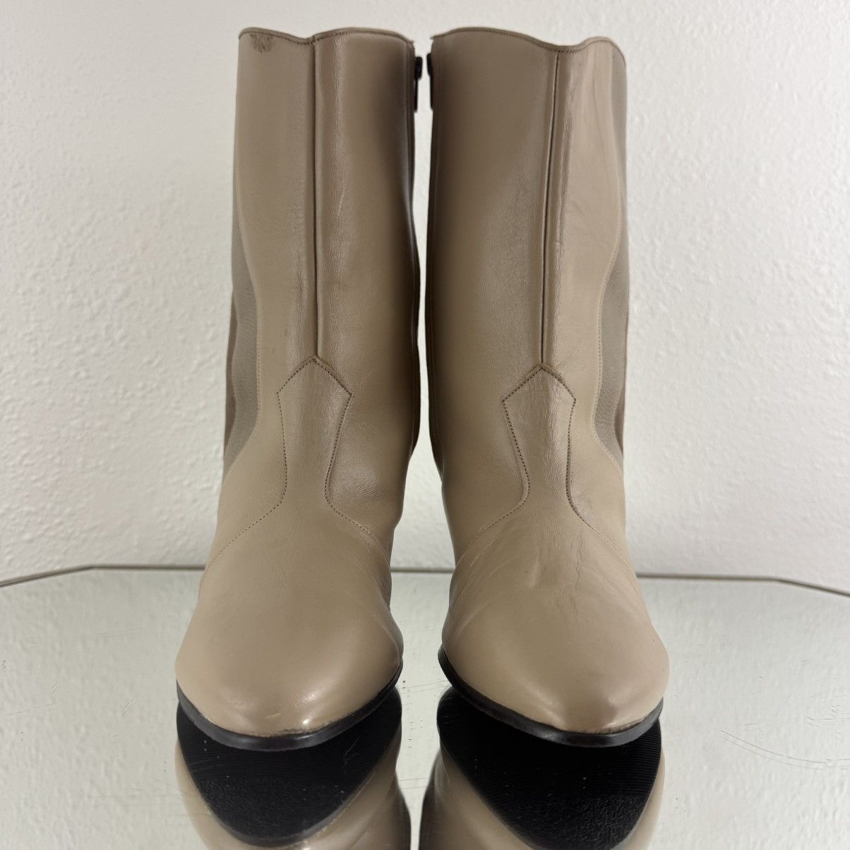 Vintage HILL & DALE Vintage 1970s Tan Beige Leather Ankle Boots Size US 9.5 / IT 39.5 - 8 Thumbnail