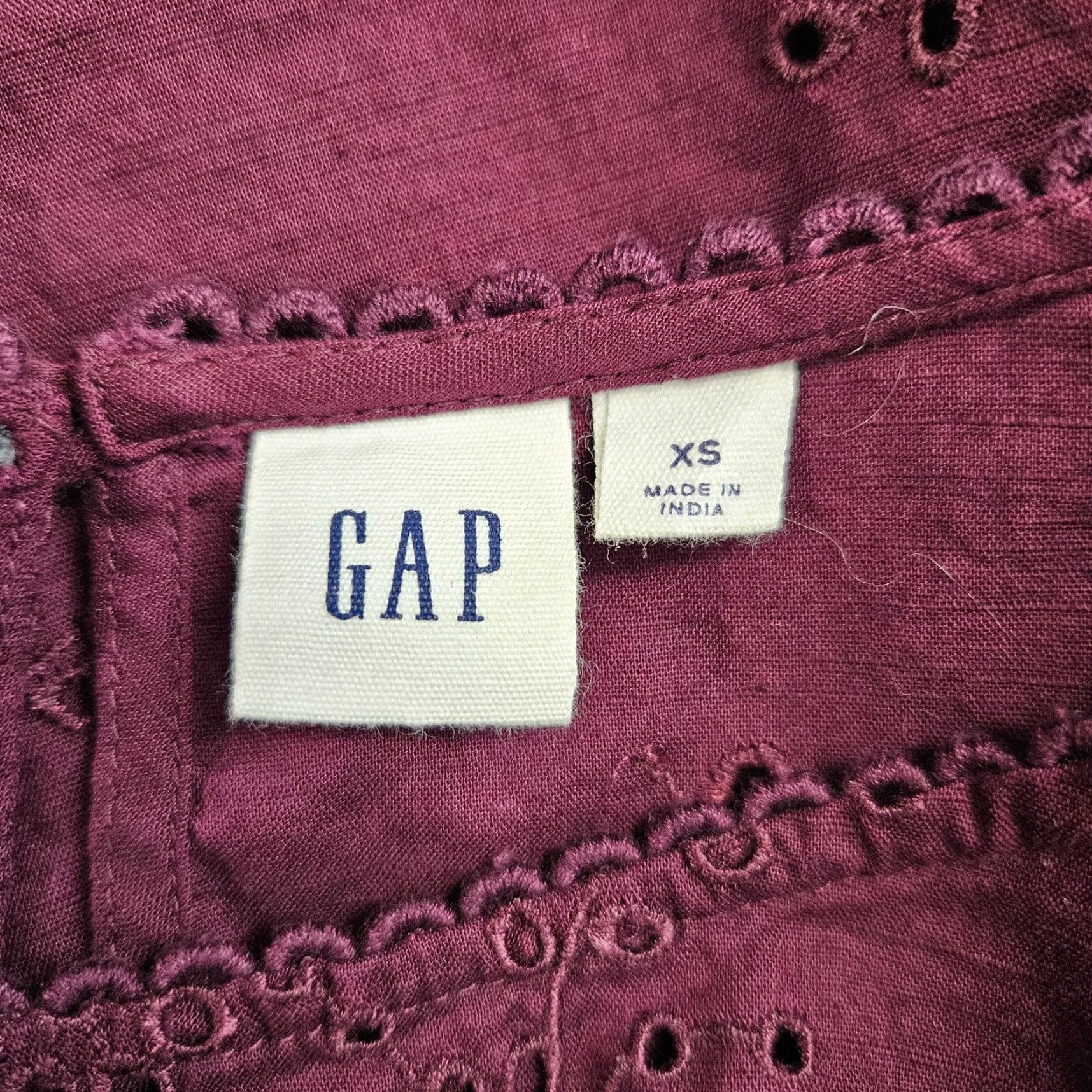 Gap VINTAGE Gap Womens Eyelet Top Sz XS Burgundy Long Sleeve Cotton Size XS / US 0-2 / IT 36-38 - 5 Thumbnail