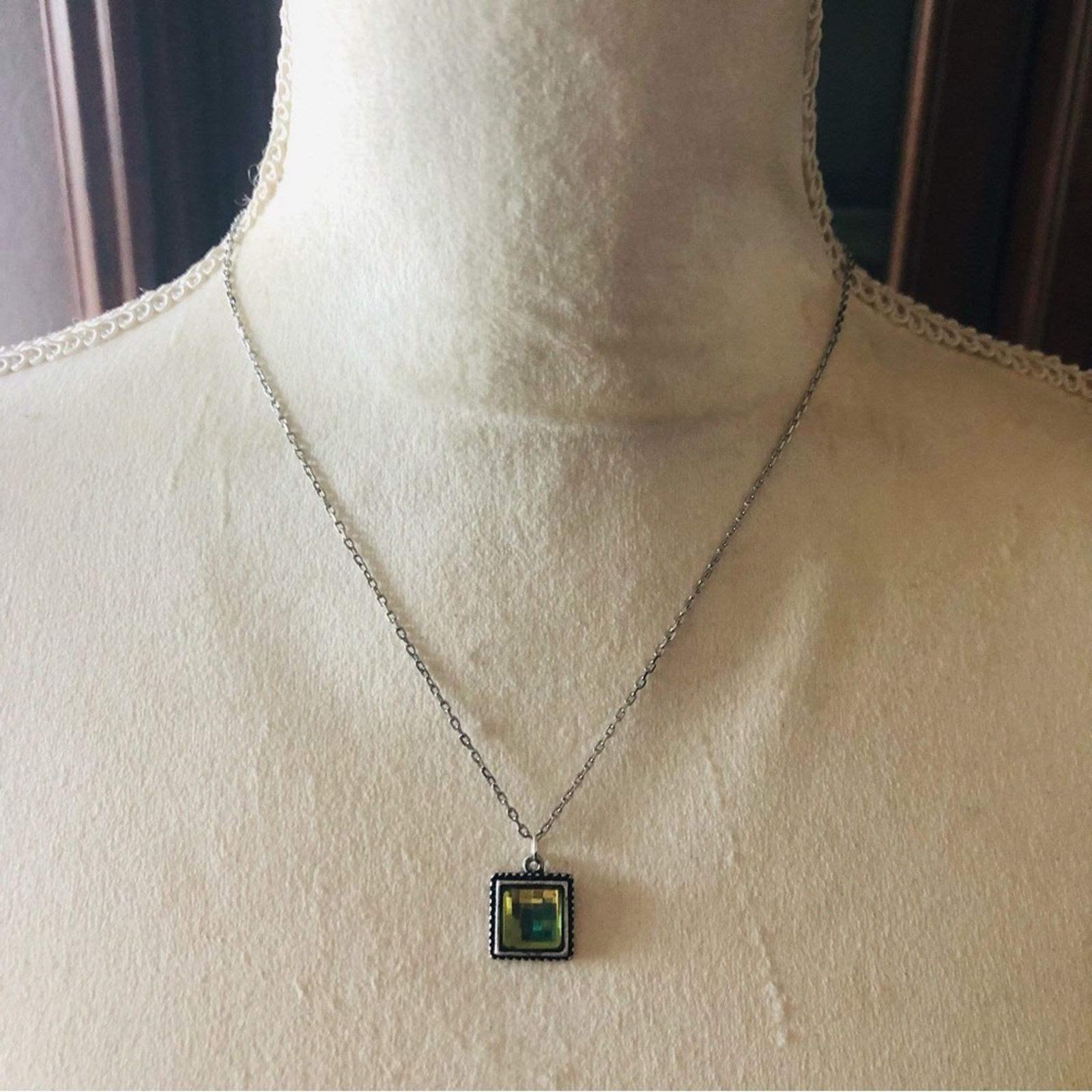 Handmade Handcrafted faceted dome peridot pendant on chain necklace Size ONE SIZE - 5 Thumbnail