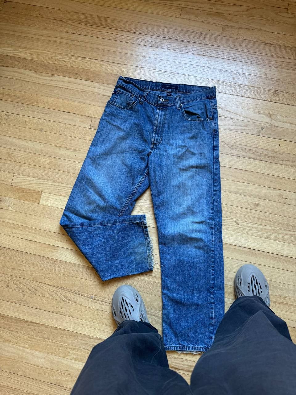 Tommy Hilfiger × Vintage Vintage Tommy Hilfiger Jeans Distressed Jeans 90s 32/30 Size US 32 / EU 48 - 3 Thumbnail