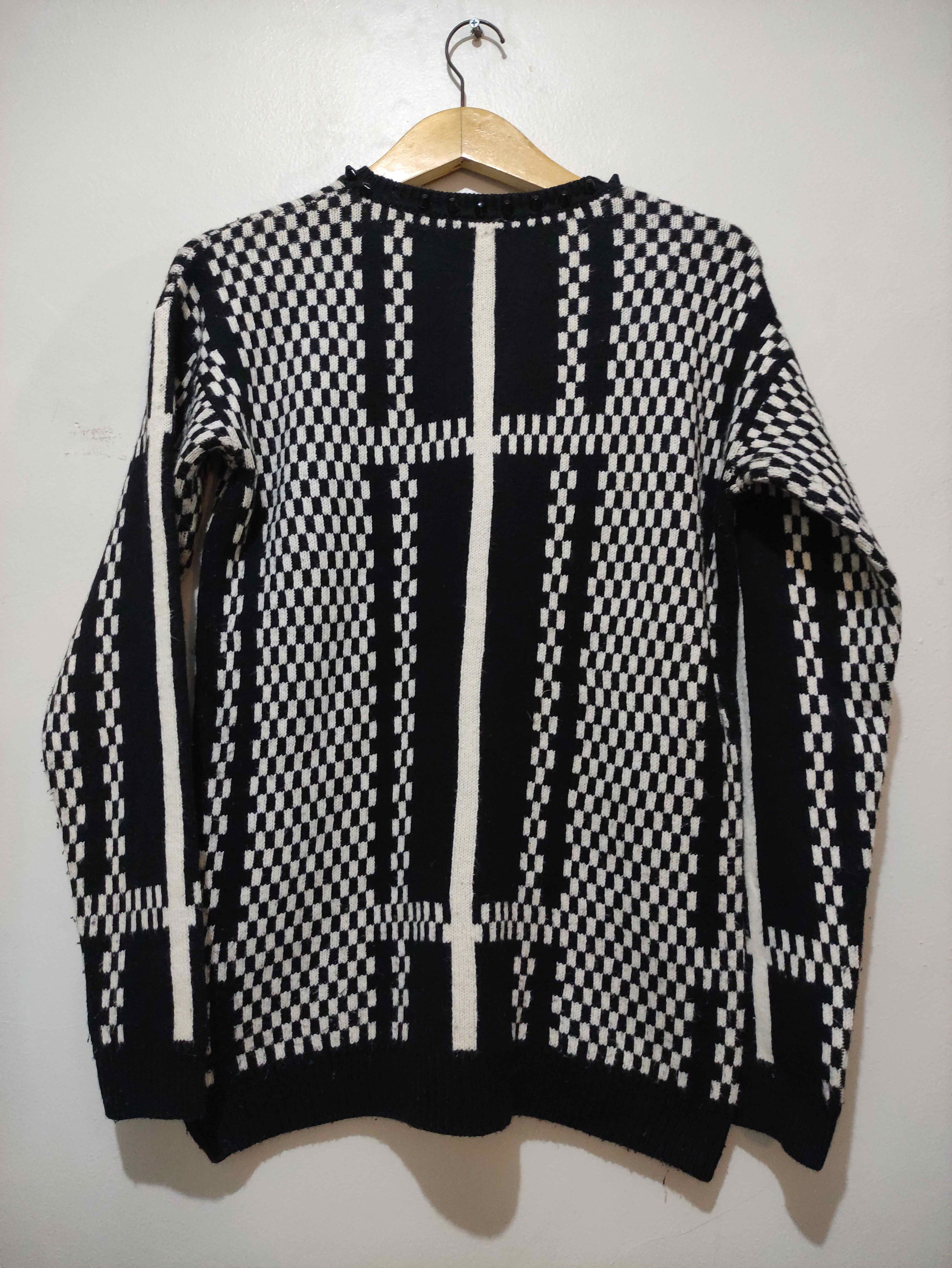 Japanese Brand Forever 21 Vkei Goth Monochrome Geometric studs Knit Sweater Size US M / EU 48-50 / 2 - 6 Thumbnail