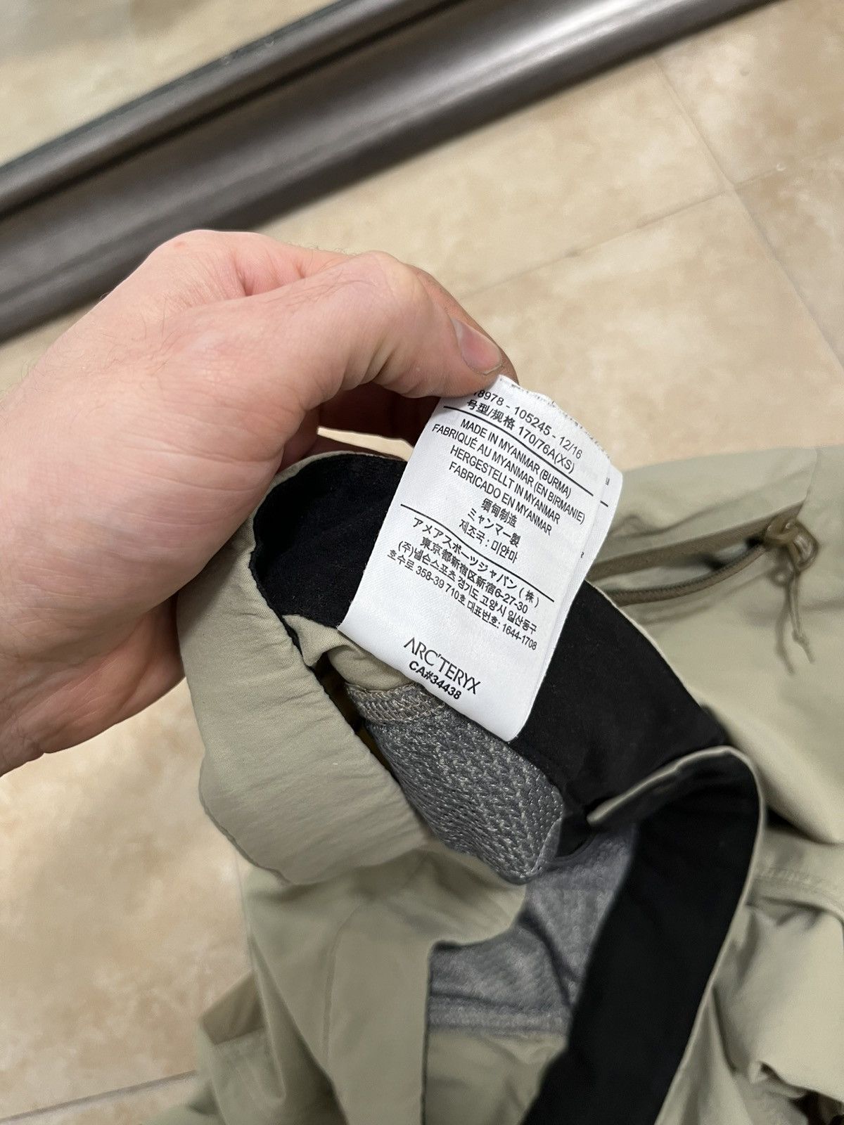 Arc'teryx Rare Arc'teryx nylon pants in sage green grey size xs mens Size US 28 / EU 44 - 8 Thumbnail