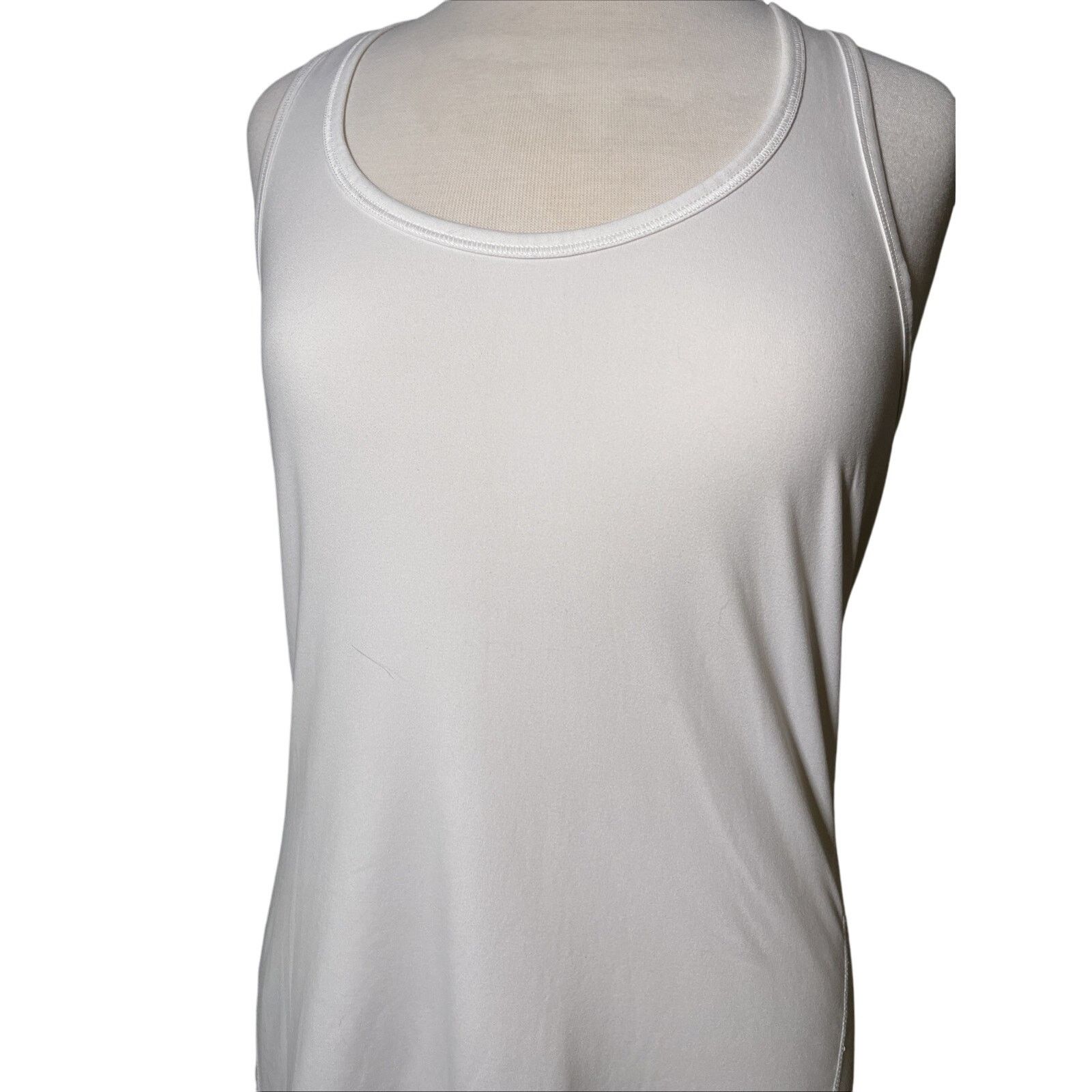 Athleta Athleta MED White Racer Back Athletic Tank Top Size M / US 6-8 / IT 42-44 - 2 Thumbnail