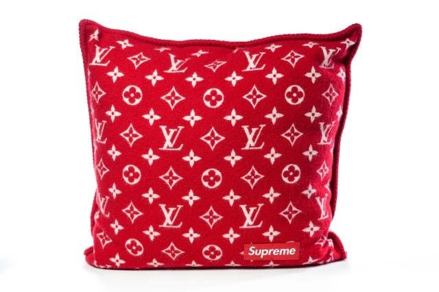 Louis Vuitton × Supreme 💥RARE💥 LV X Supreme Monogram Pillow Size ONE SIZE - 1 Thumbnail