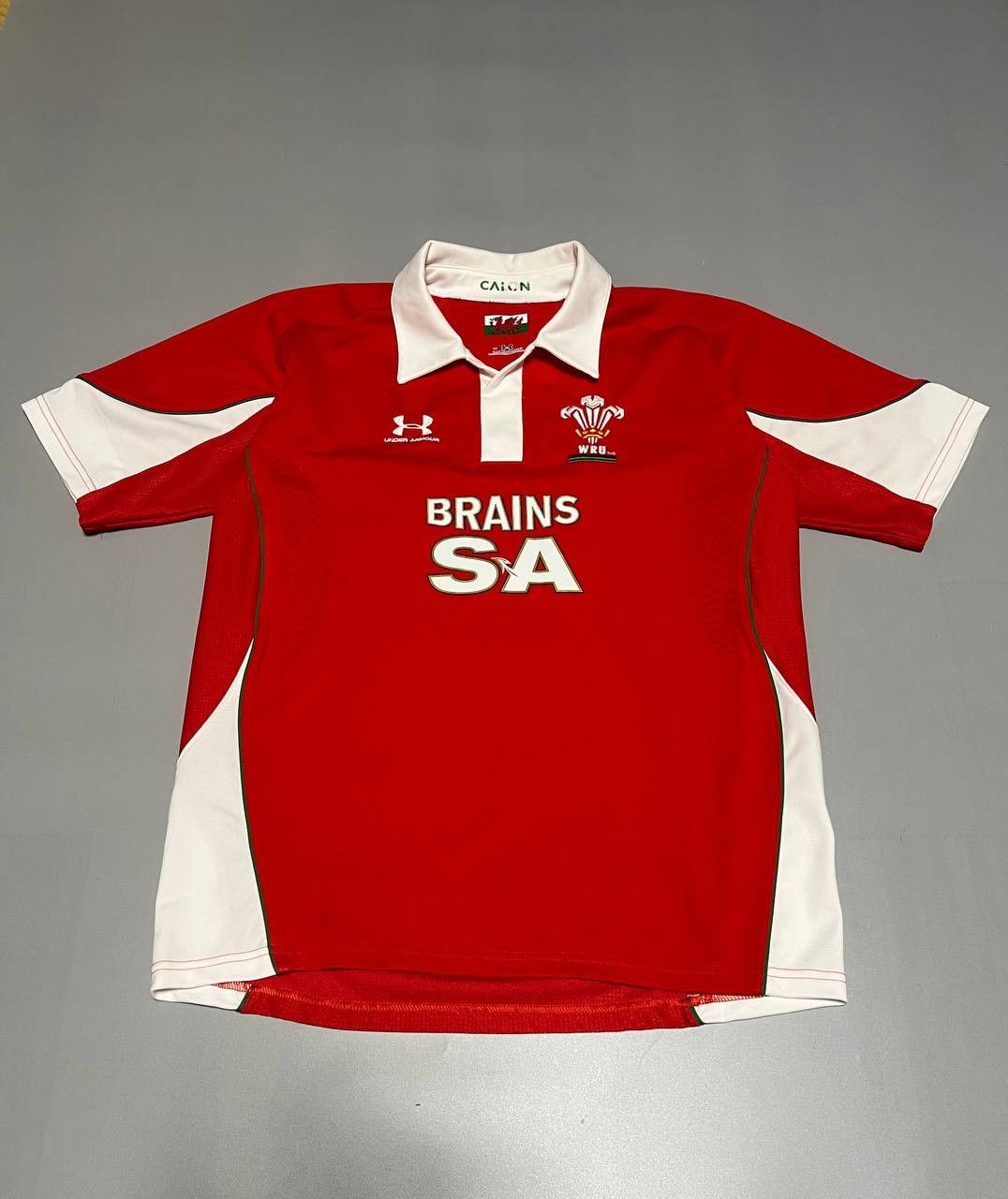 Under Armour Vintage Under Armour WRU Rugby Jersey Wales Rare Size US L / EU 52-54 / 3 - 1 Thumbnail