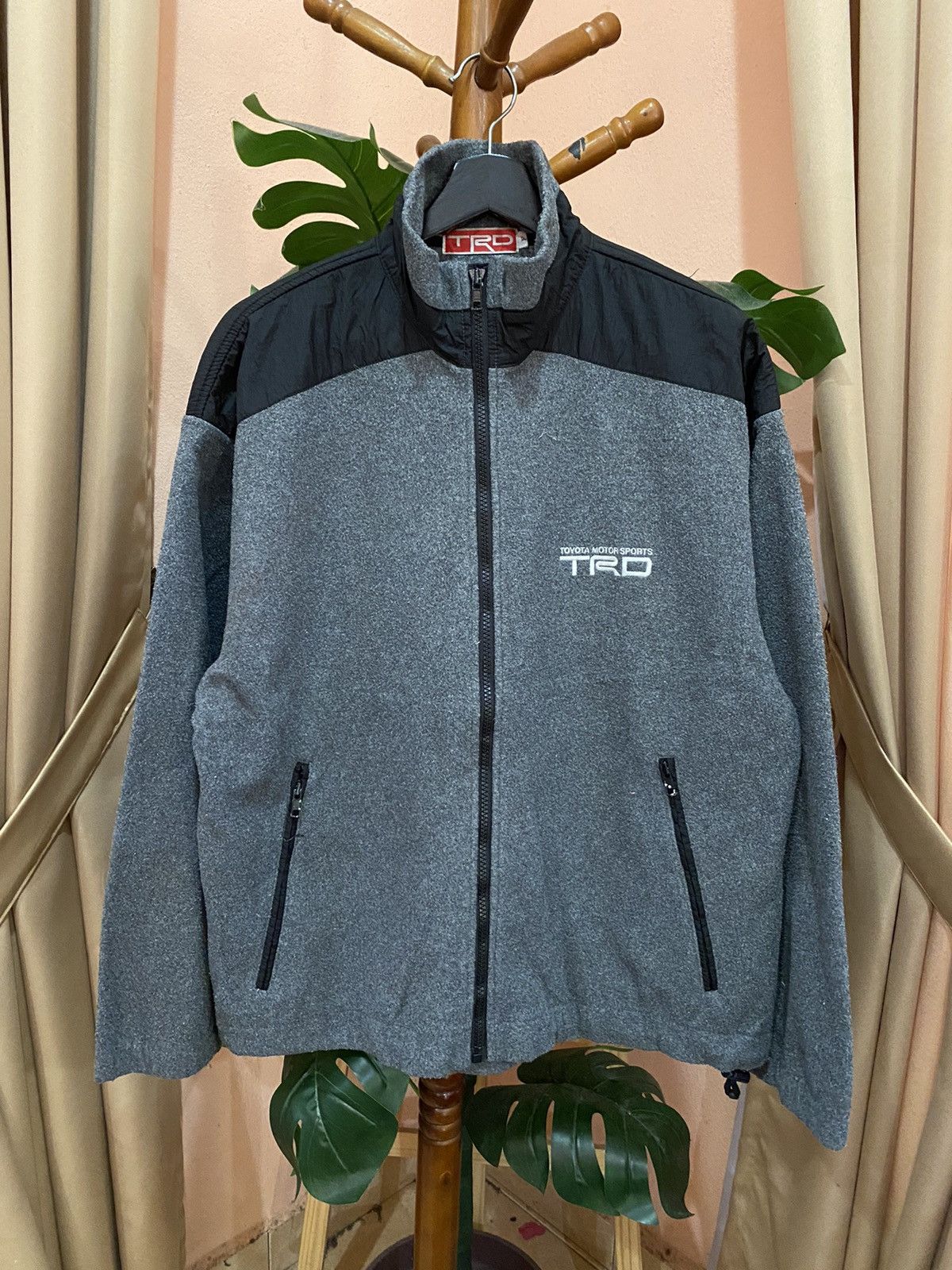 Vintage Toyota TRD Motorsport Grey Fleece Jacket – Vintage Racing Size US L / EU 52-54 / 3 - 1 Thumbnail