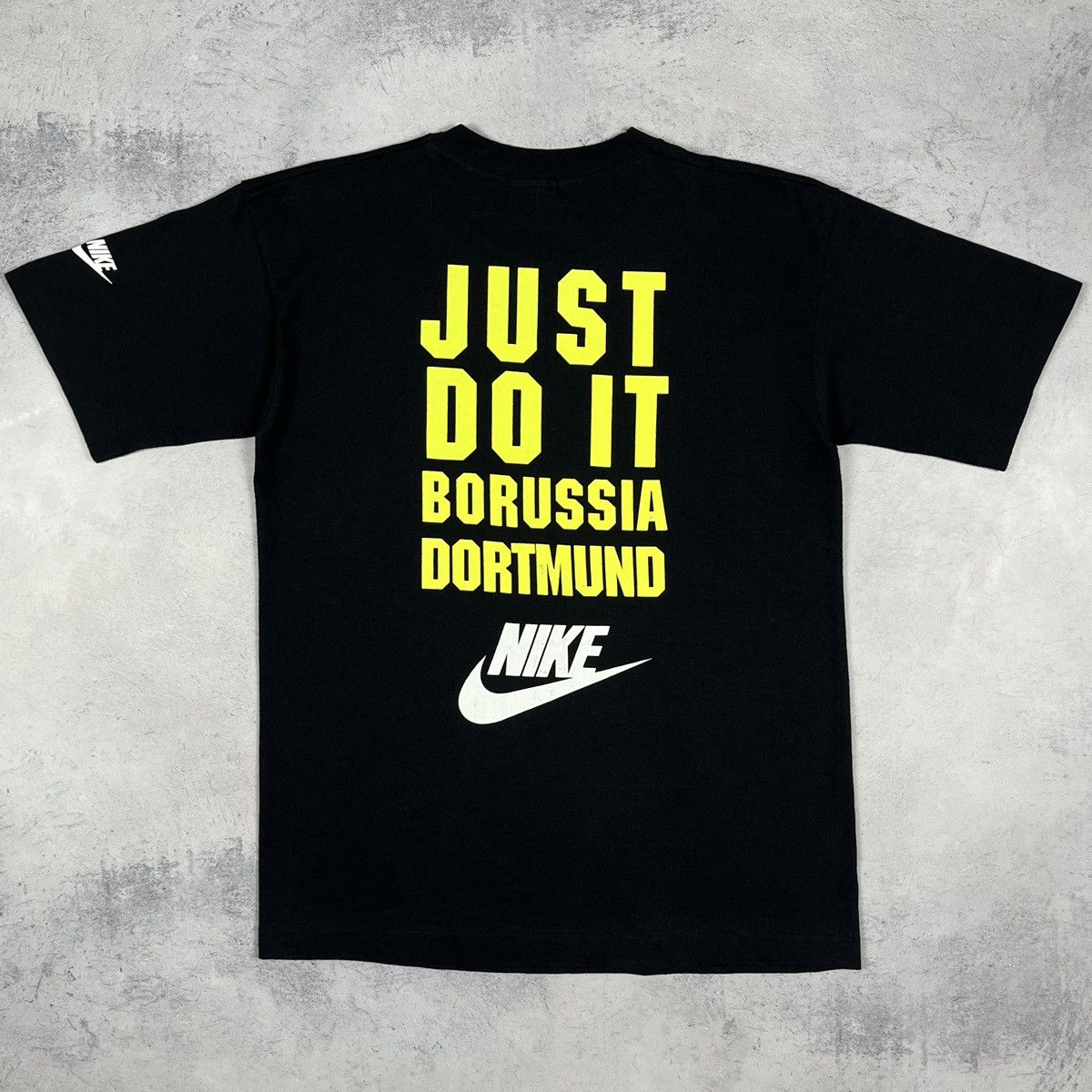 Nike Vintage Nike Borussia Dortmund rare big logo tee 90’s Size US S / EU 44-46 / 1 - 10 Thumbnail
