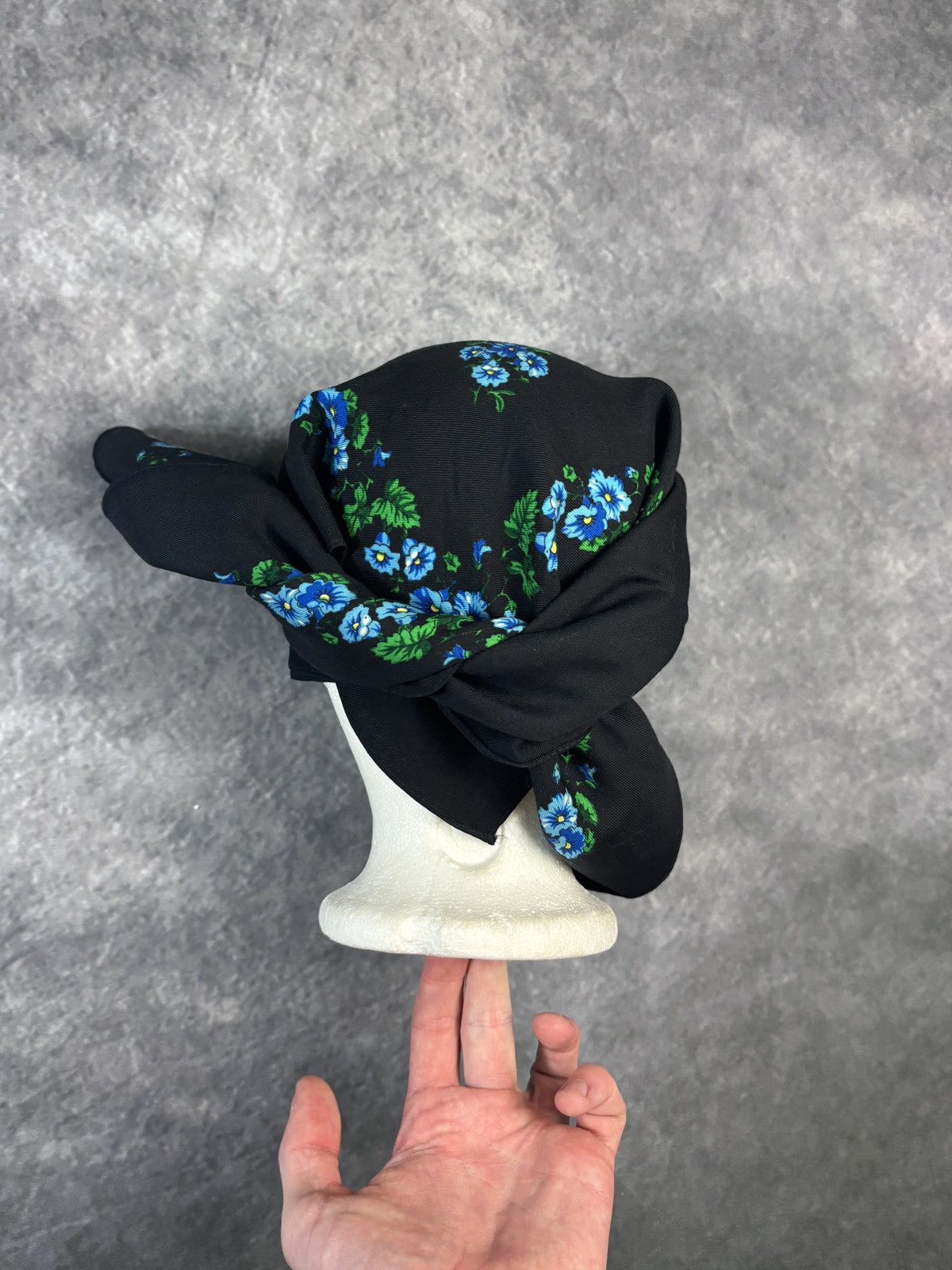 Vintage Vintage Hand Printed Wool Scarf 1960s 1970s Cashmere Scarf Size ONE SIZE - 7 Thumbnail
