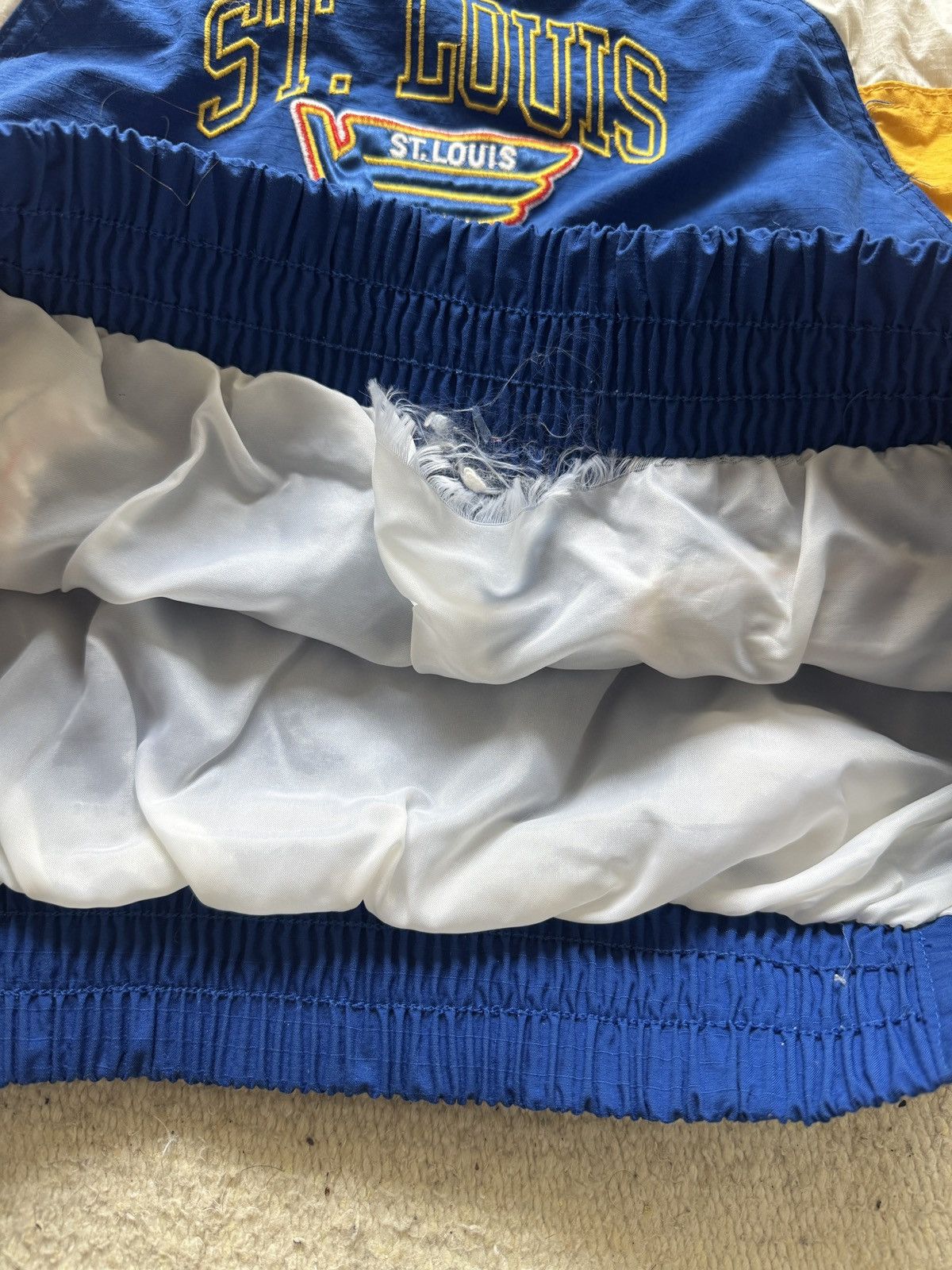Starter Vintage 90s St. Louis Blues Starter Jacket Size L NHL Size US L / EU 52-54 / 3 - 10 Thumbnail