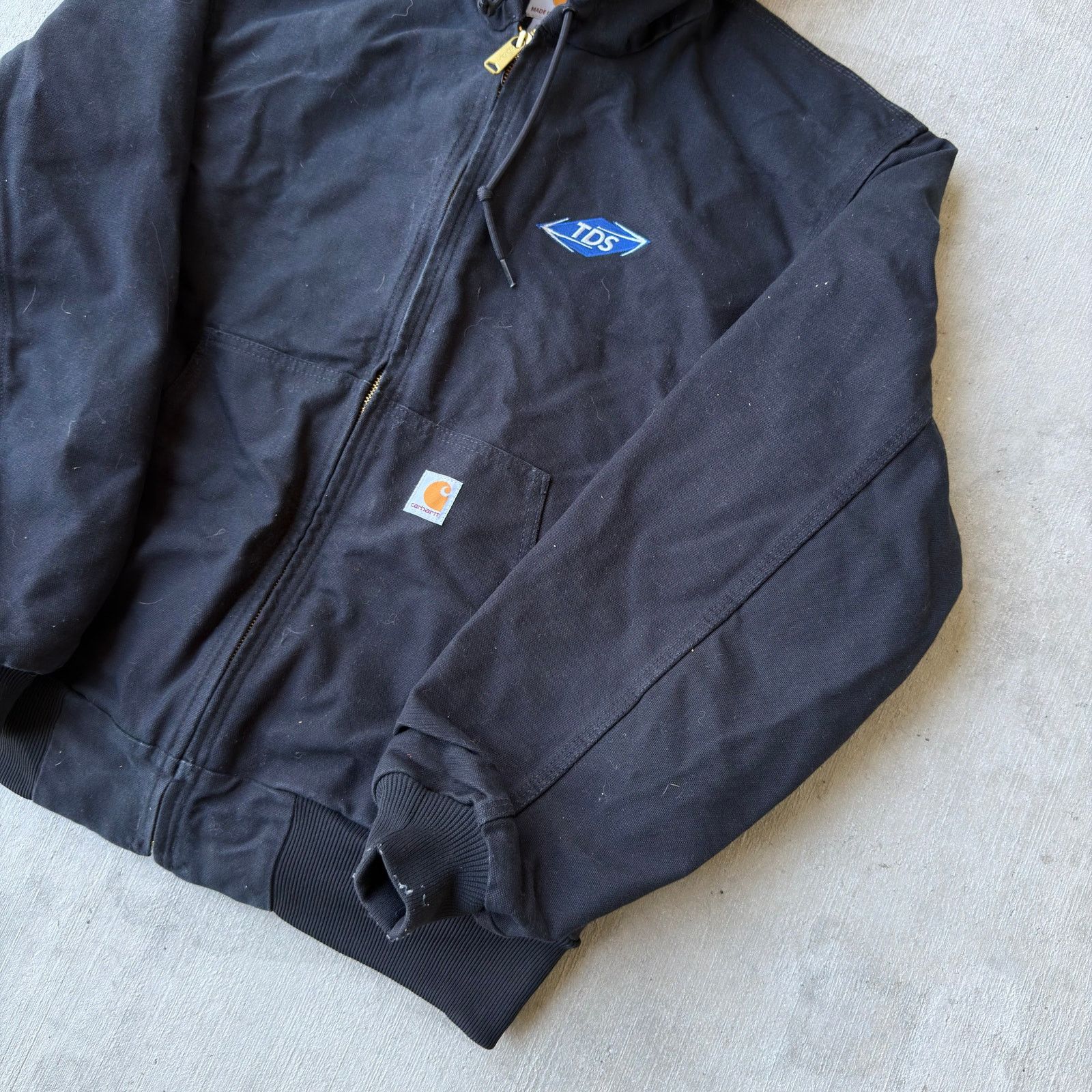 Carhartt × Vintage Carhartt J131 black hooded work wear jacket Size US L / EU 52-54 / 3 - 4 Thumbnail