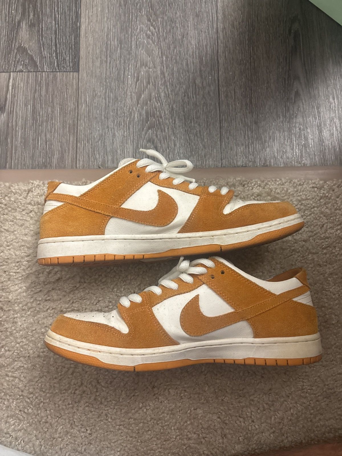 Nike SB Nike Sb dunk low “circuit orange” 10.5 Size US 10.5 / EU 43-44 - 2 Thumbnail