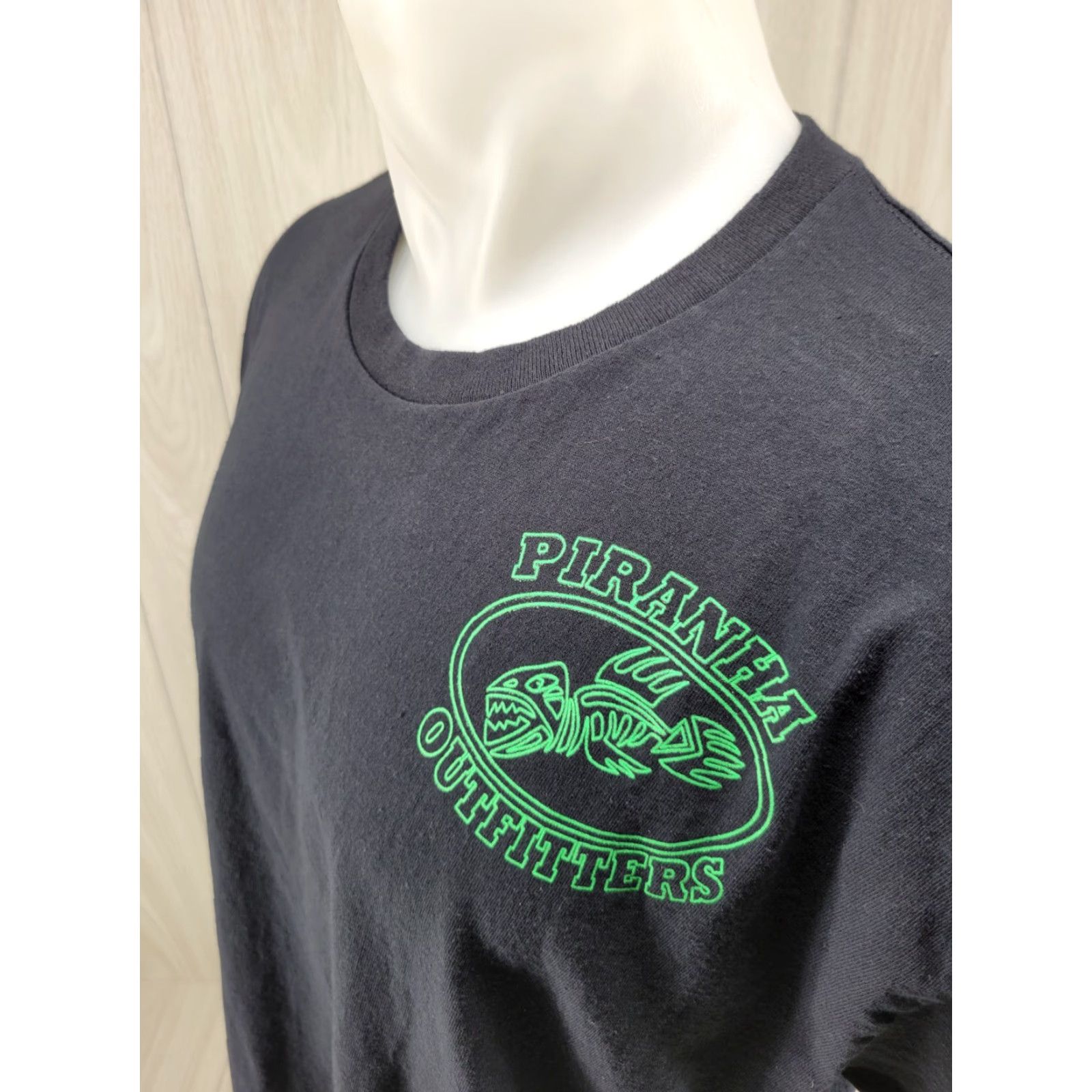 Gildan Pirana Outfitters Black Short Sleeve T-Shirt Logo XL Mens VINTAGE? No, not vintage -> remove Size US XL / EU 56 / 4 - 5 Thumbnail